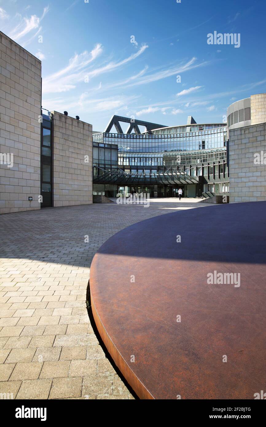 Blick auf das Landtagsgebäude in Düsseldorf Stockfoto