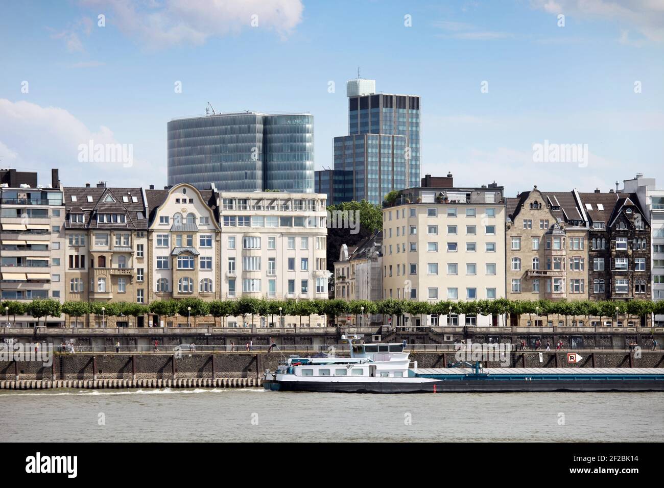 Blick auf Düsseldorf am Rhein Stockfoto