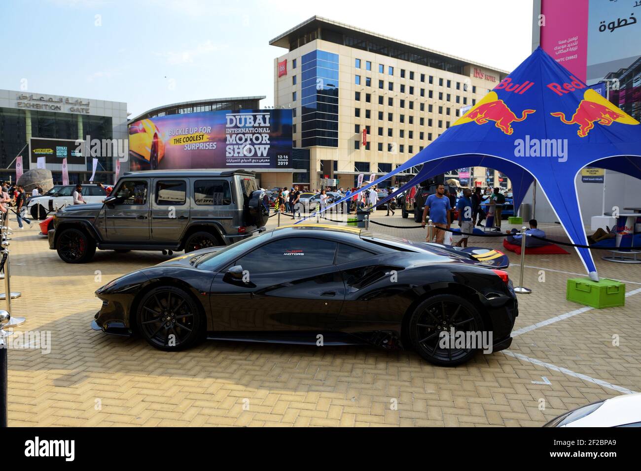 DUBAI, VAE - 16. NOVEMBER: Der Ferrari 488 Pista Sportwagen ist am 16. November 2019 auf der Dubai Motor Show 2019 zu sehen Stockfoto