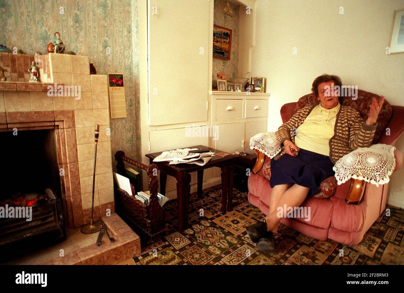 Hettie Guthrie in ihrem Zuhause. Für die Breadline Briton-Funktion. Stockfoto