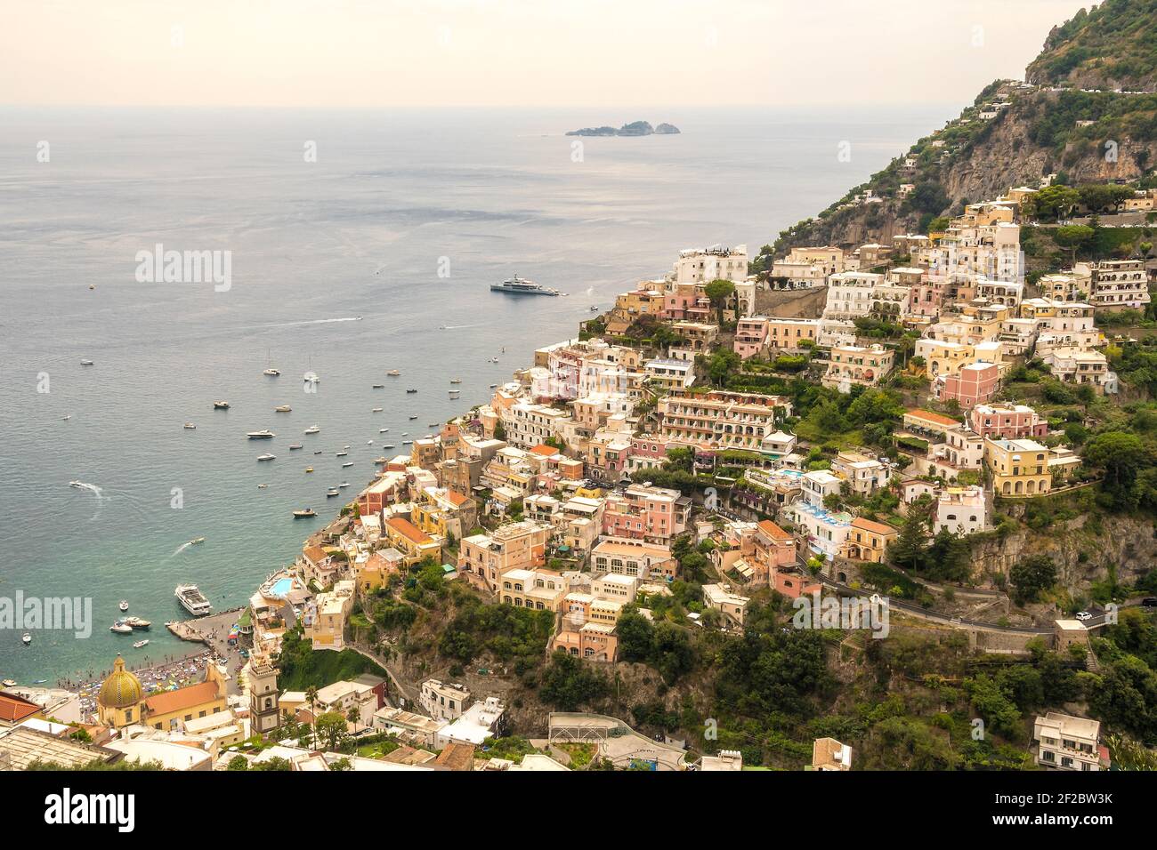 Die Stadt von Positano vom Weg Gottes (Sentiero degli dei) zwischen Positano und Amalfi an der Amalfitan Küste (Costiera amalfitana) in Kampanien, Es Stockfoto