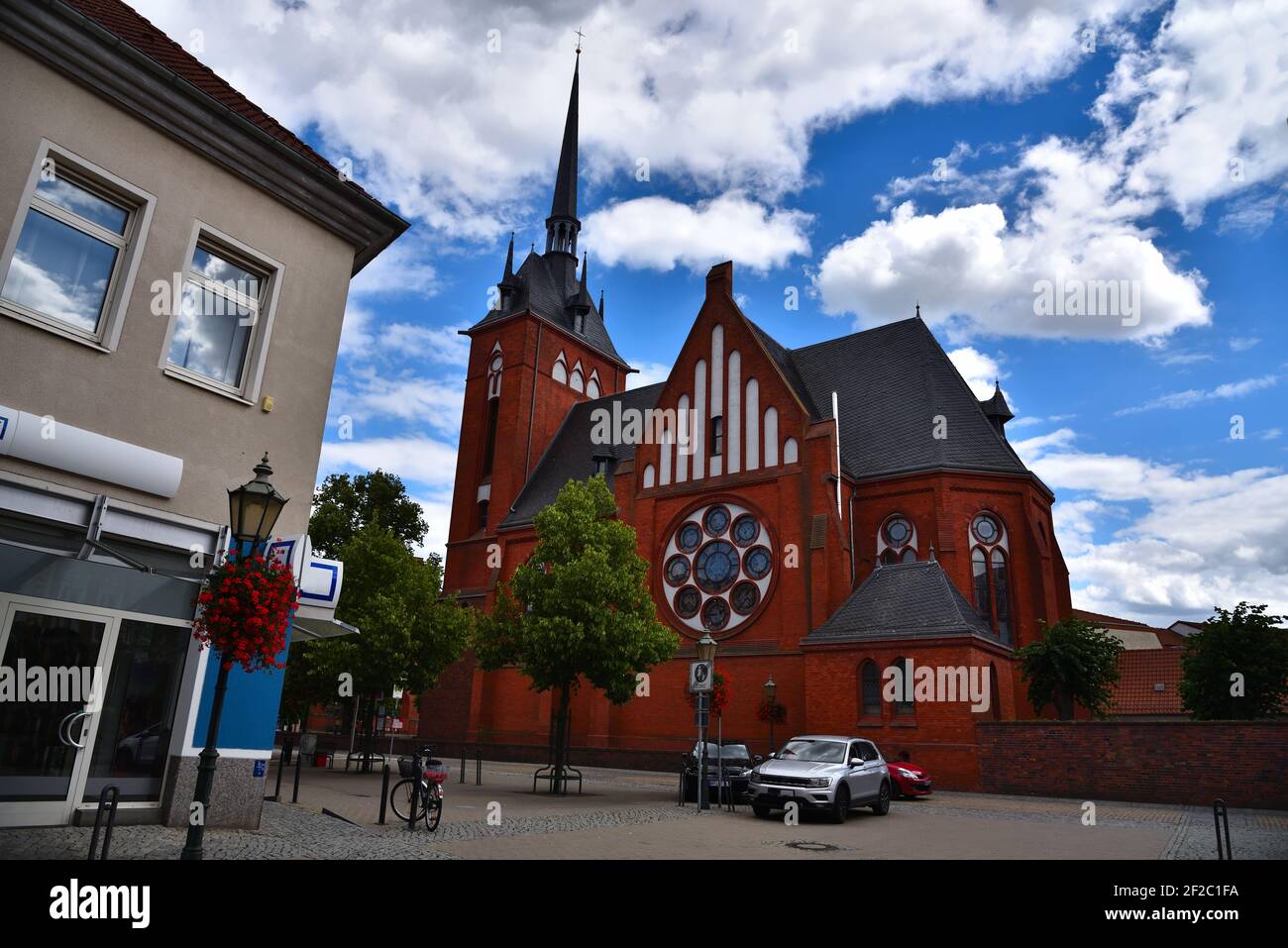 Rote St. Marys Kirche t ein sonniger Sommertag, Ziegelstein, Schwedt, Uckermark, Deutschland, Europa Stockfoto