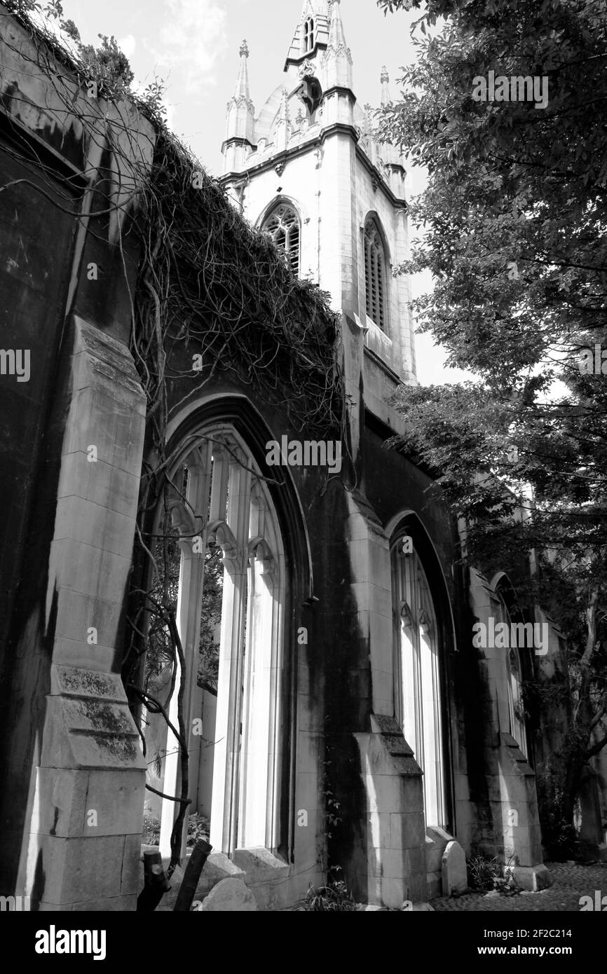 Gotische Fenster in der Kirche St. Dunstan im Osten, London England Stockfoto
