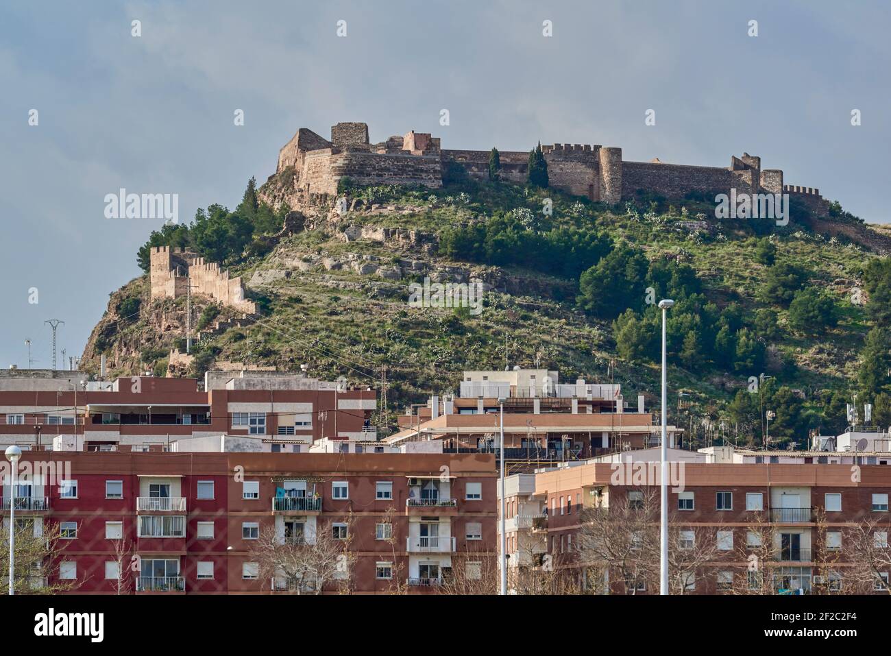 Festungsburg auf dem Hügel, der die Stadt Sagunto schützt, in der Provinz Valencia, Spanien, Europa. Stockfoto