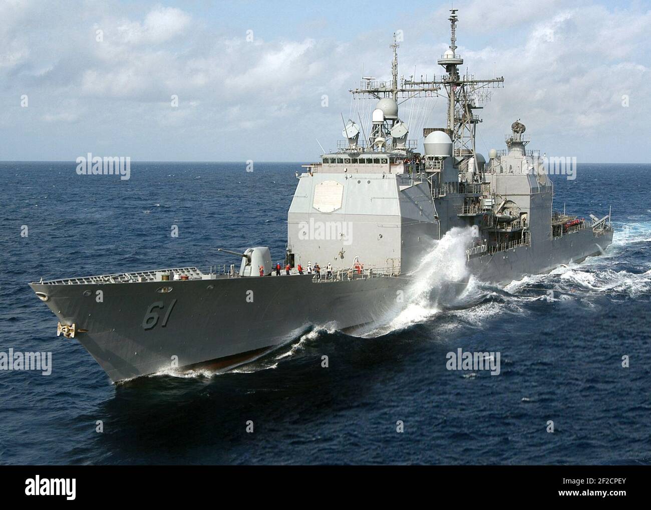 Port Bug Ansicht der USS Monterey (CG-61) Vorbereitung auf das Verhalten Nachschub auf See 060420 Stockfoto