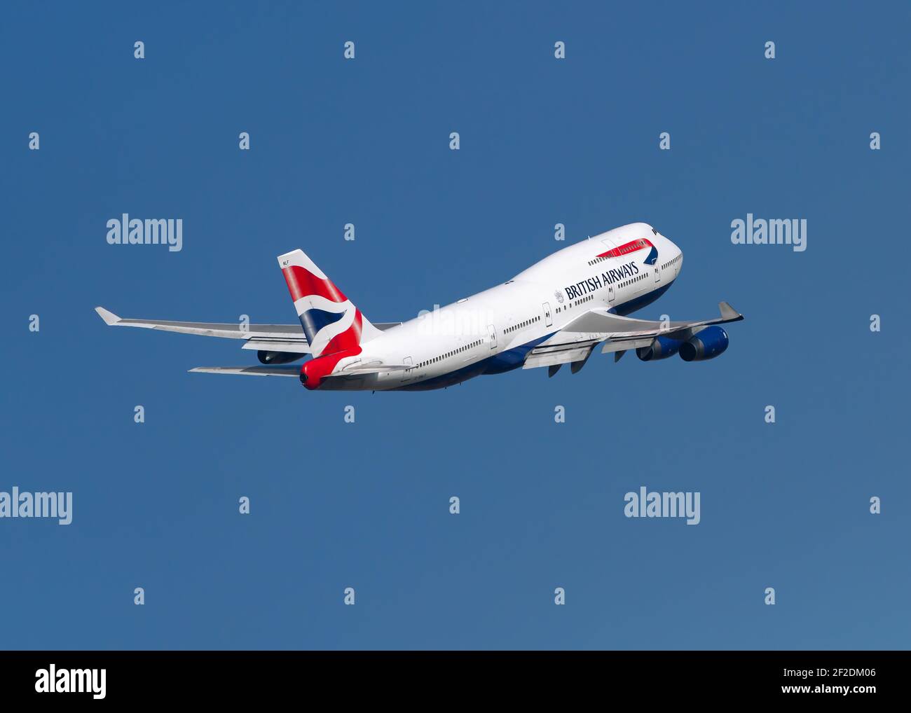 Großbritannien, London, März 2020. Ein British Airways Boeing 747 Jumbo Jet, der vom Flughafen Heathrow abfliegt und während der Absperrung eco in Bournemouth geparkt wird Stockfoto