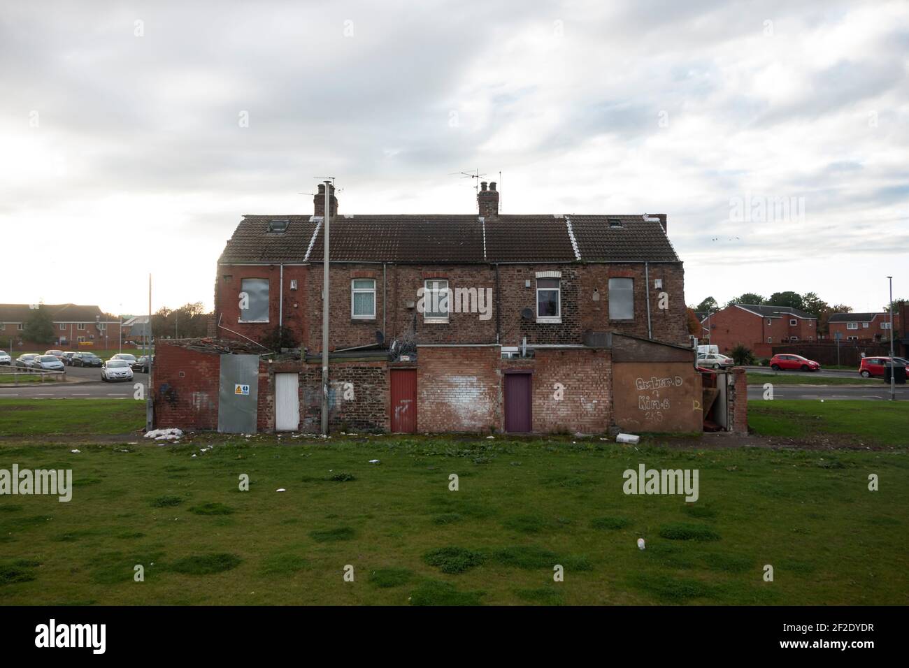 Vernageltes Gehäuse wartet auf Abriss in Gresham, Middlesbrough. Stockfoto