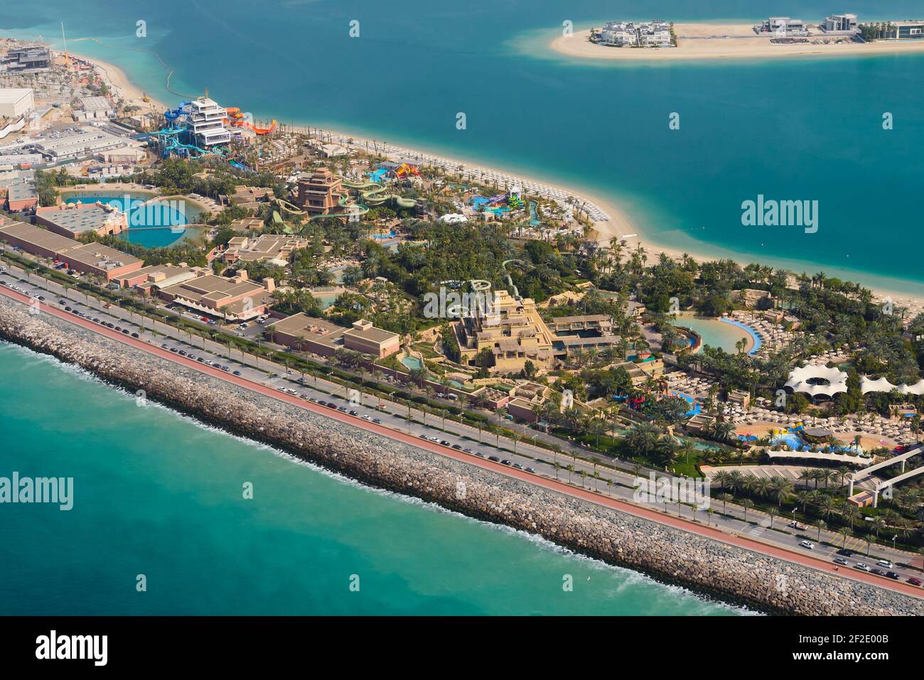 Aquaventure Wasserpark am Atlantis Hotel in Palm Jumeirah, Dubai, Vereinigte Arabische Emirate. Aquaventure Wasserpark Luftaufnahme. Stockfoto
