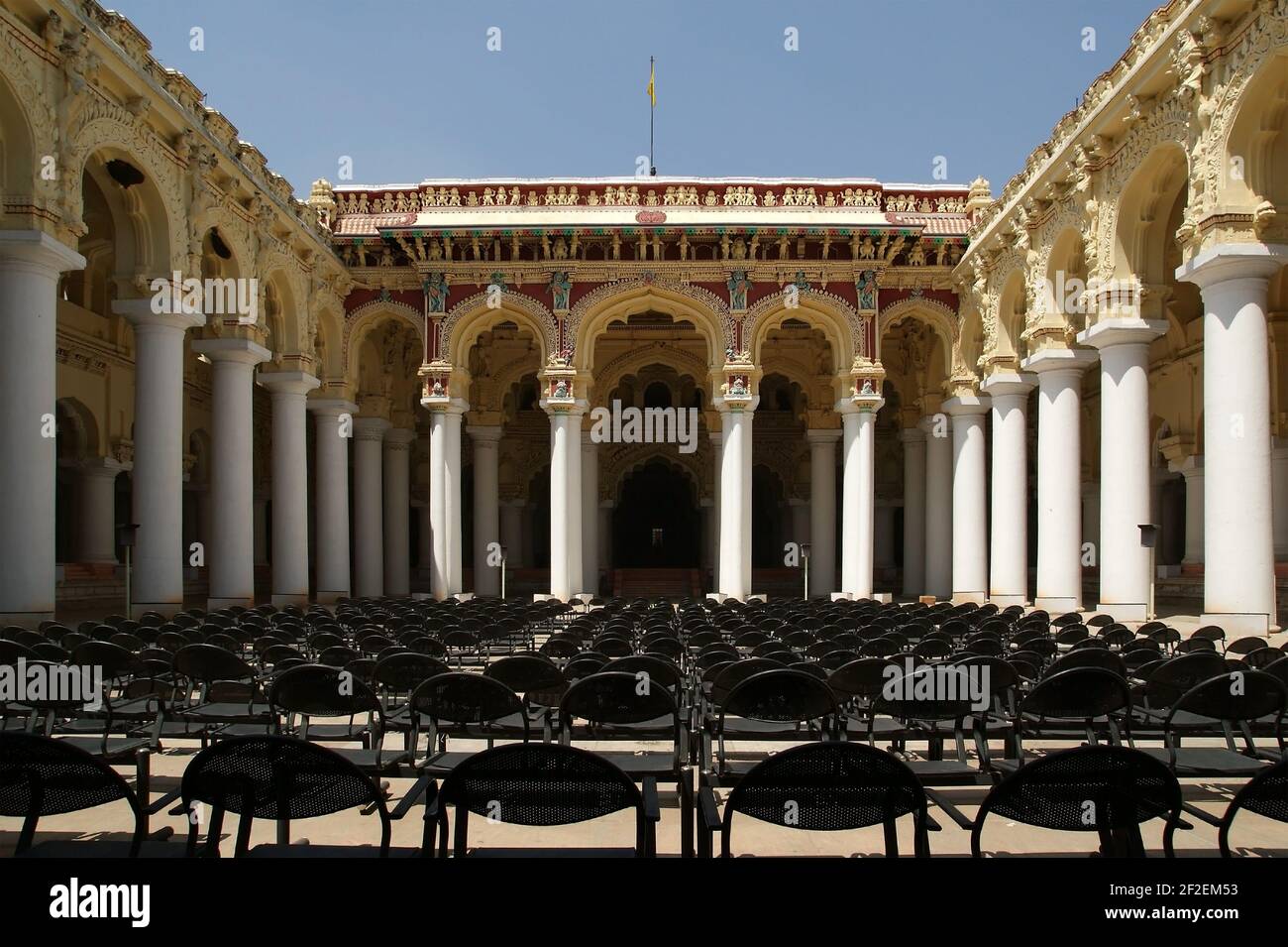 Madurai, Tamil Nadu, Südindien. Thirumalai Nayakkar Mahal Palastkomplex, wurde im Indo-Saracen-Stil von Thirumalai Nayakar im Jahr 1636 gebaut. ICH Stockfoto