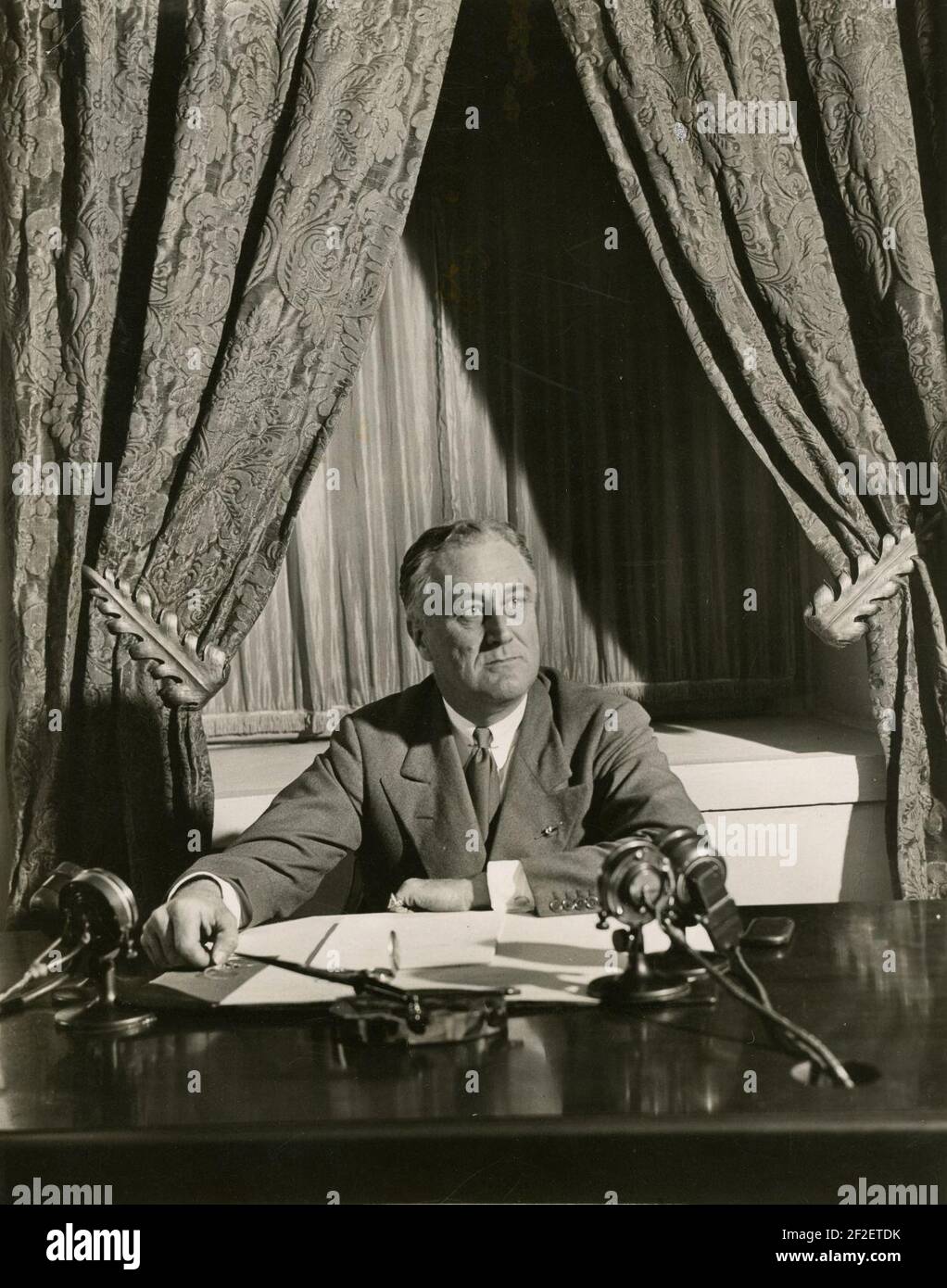 Präsident Franklin D. Roosevelt sendete seinen ersten Fireside Chat über die Bankenkrise aus dem Weißen Haus, Washington, DC. Stockfoto