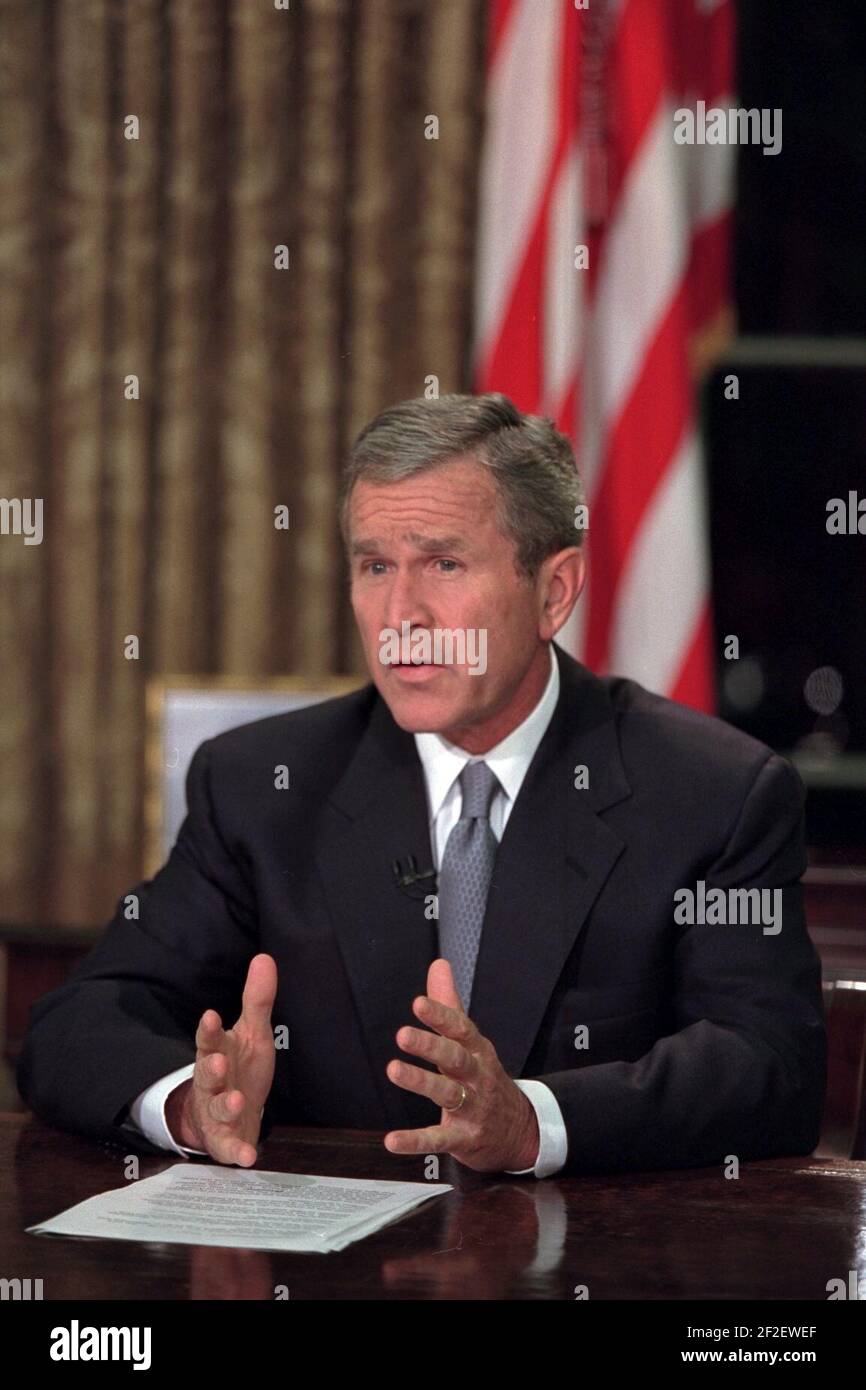 Präsident George W. Bush hält seine Rede vor der Nation vom Oval Office. Stockfoto