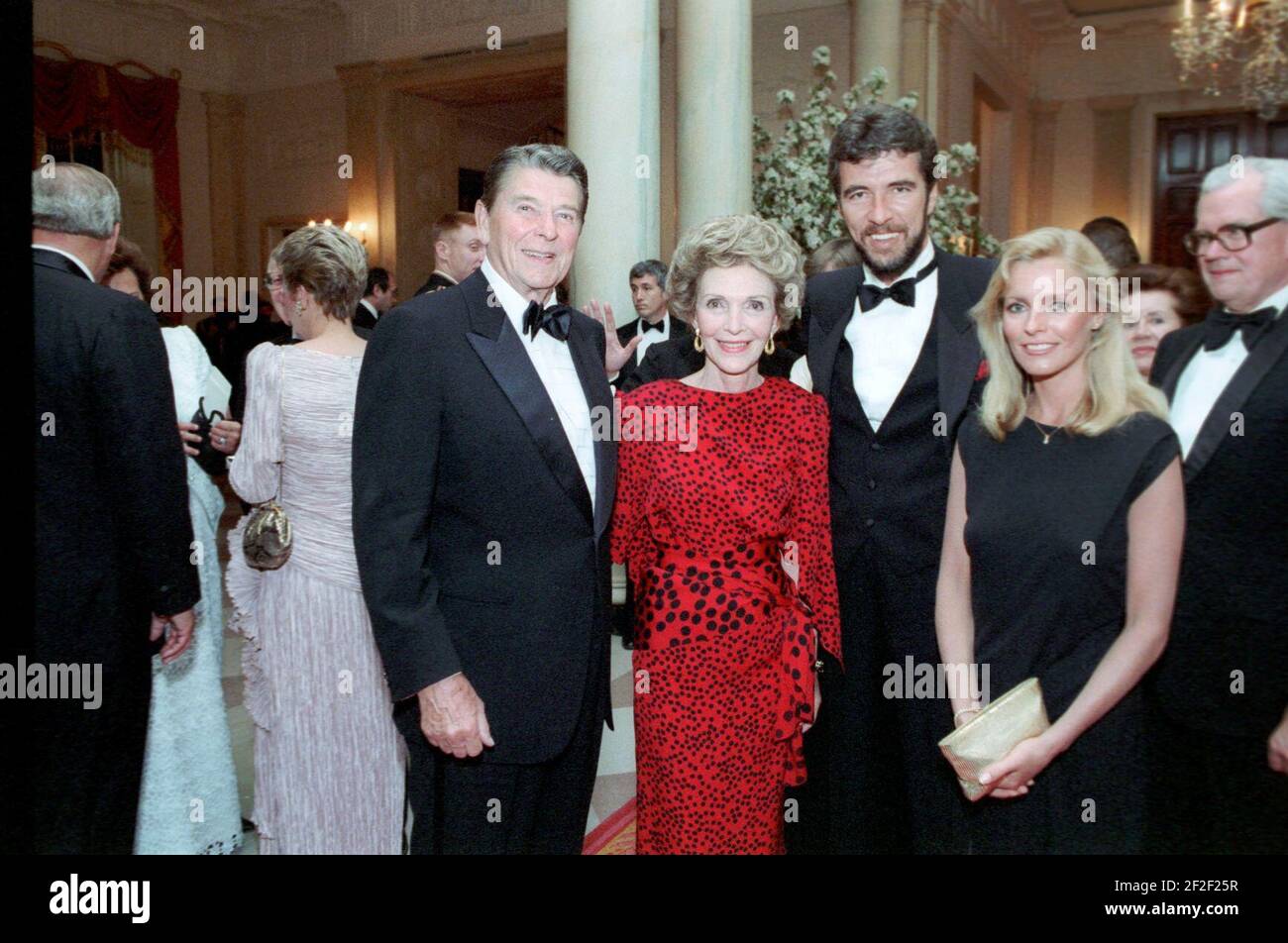 Präsident Ronald Reagan und Nancy Reagan mit Cheryl Ladd und Brian Russell. Stockfoto