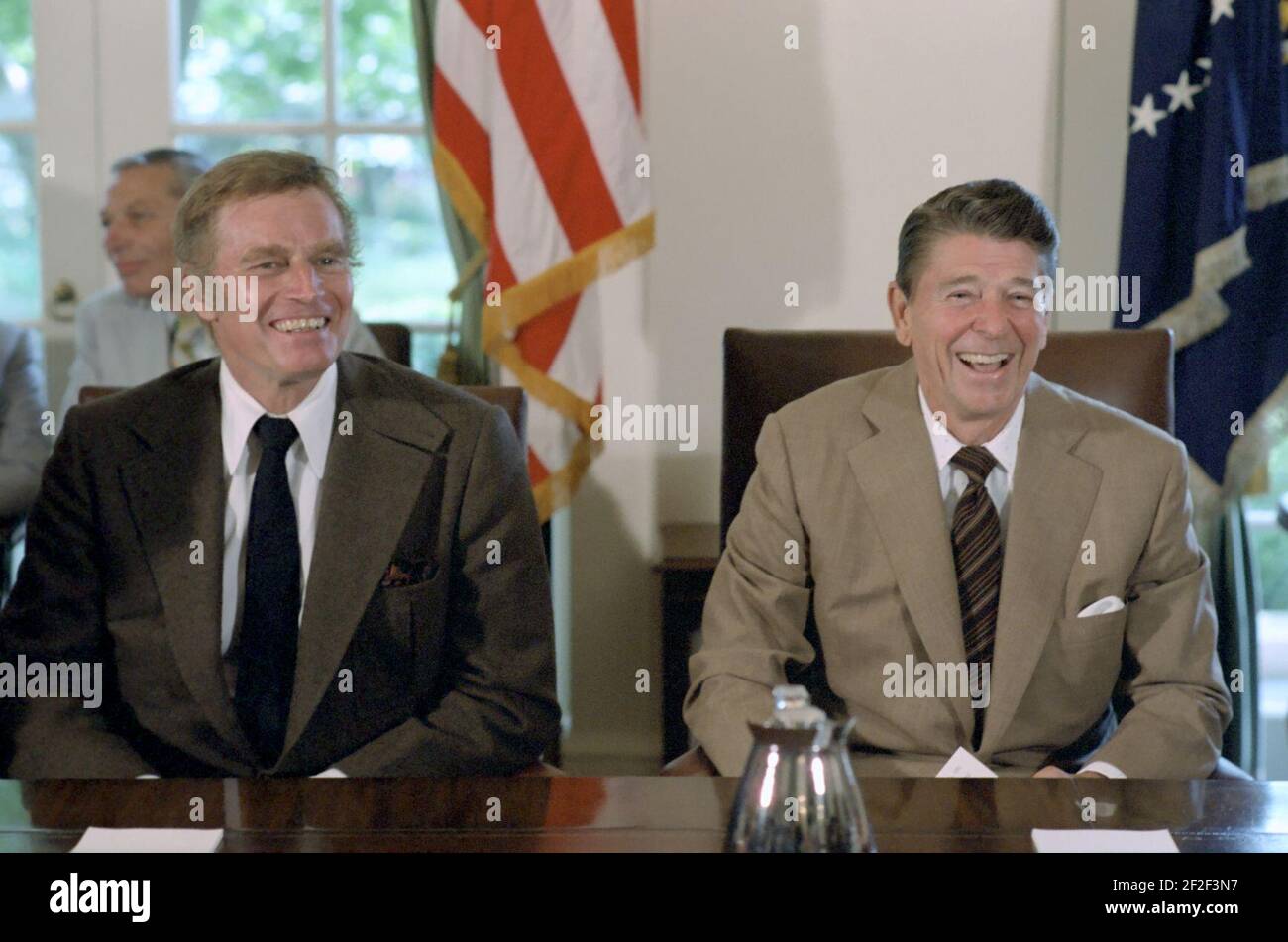 Präsident Ronald Reagan mit Charlton Heston. Stockfoto