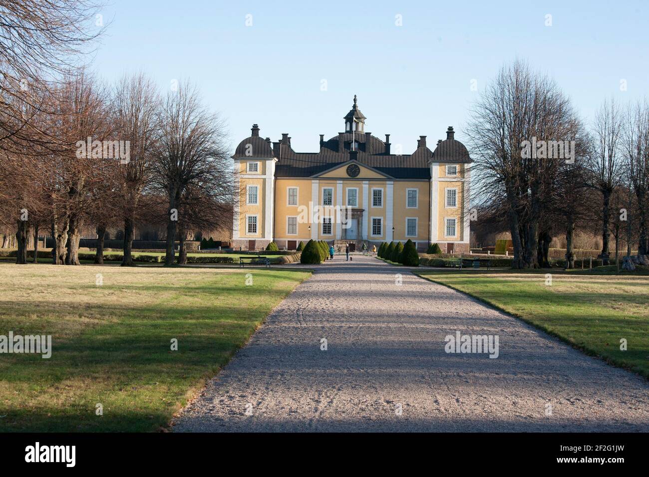STRÖMSHOLM PALACE in Västmanland ist ein schwedischer Königspalast.der Barock palace befindet sich auf einer Insel in Kolbäcksån River.its auf Eine Festung aus dem Jahr 1550s von König Gustav Vasa gegründet Stockfoto