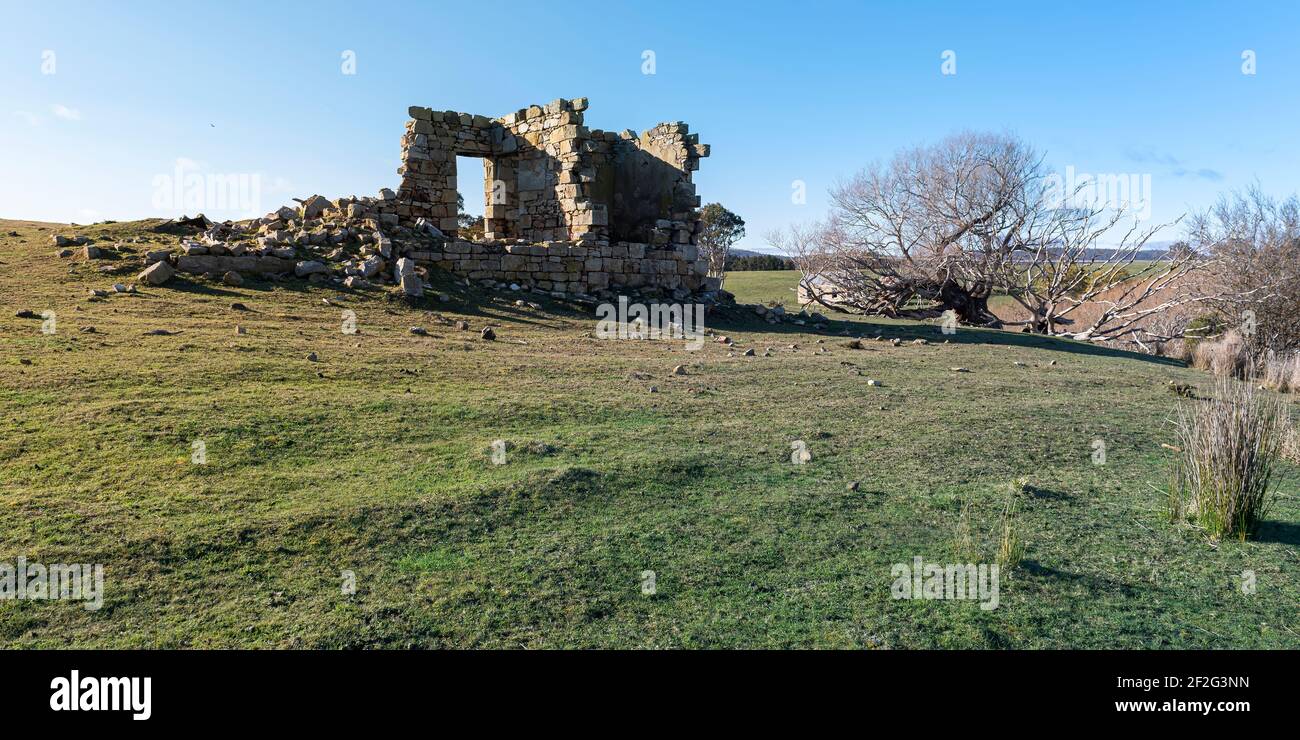 Reste eines Steinbauernhauses Stockfoto