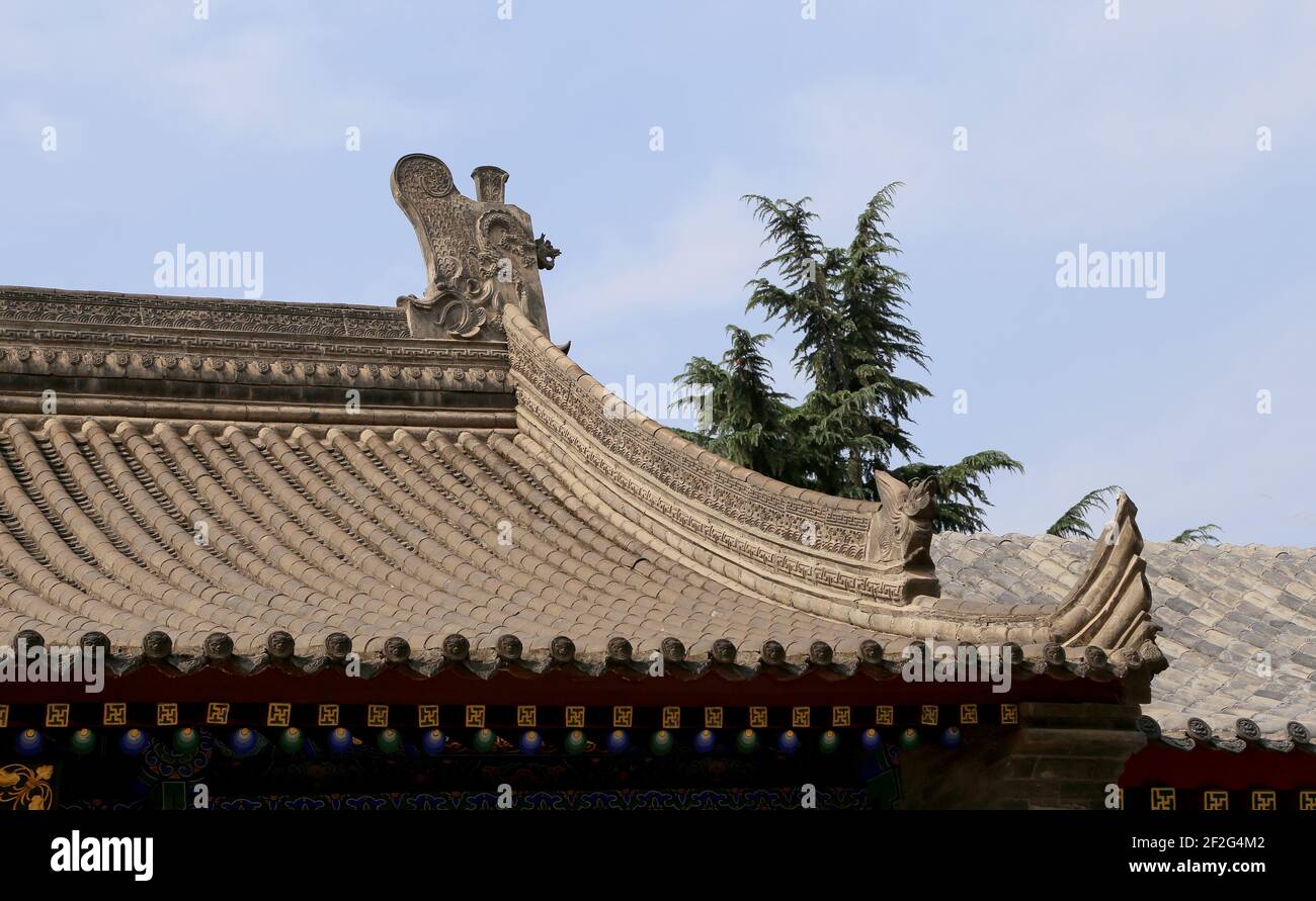 Dachdekorationen auf dem Gebiet Giant Wildgans Pagode, ist eine buddhistische Pagode im südlichen Xian (Sian, Xi'an), Shaanxi Provinz, China Stockfoto