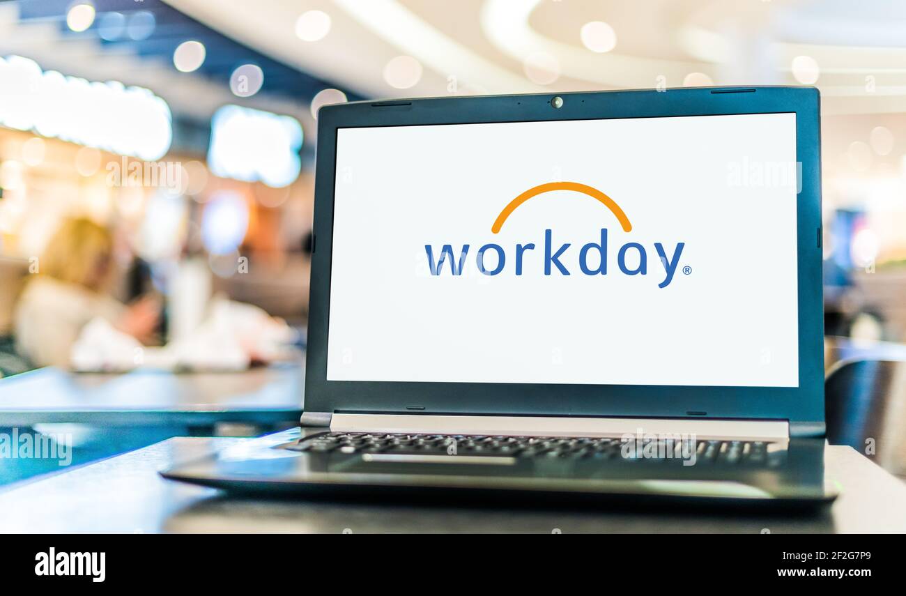 POZNAN, POL - 6. FEB 2021: Laptop-Computer mit Logo von Workday, einem amerikanischen On-Demand (Cloud-basierten) Finanzmanagement- und Humankapitalmana Stockfoto