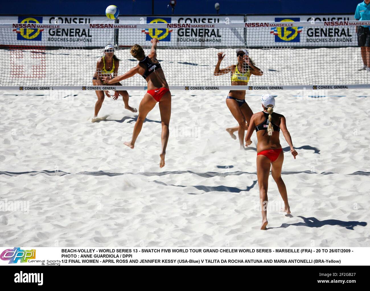 BEACH-VOLLEY - WORLD SERIES 13 - SWATCH FIVB WORLD TOUR GRAND CHELEM WORLD SERIES - MARSEILLE (FRA) - 20 BIS 26/07/2009 - FOTO : ANNE GUARDIOLA / DPPI1/2 FINALE FRAUEN - APRIL ROSS UND JENNIFER KESSY (USA-BLUE) V TALITA DA ROCHA ANTUNA UND MARIA ANTONELLI (BH-GELB) Stockfoto