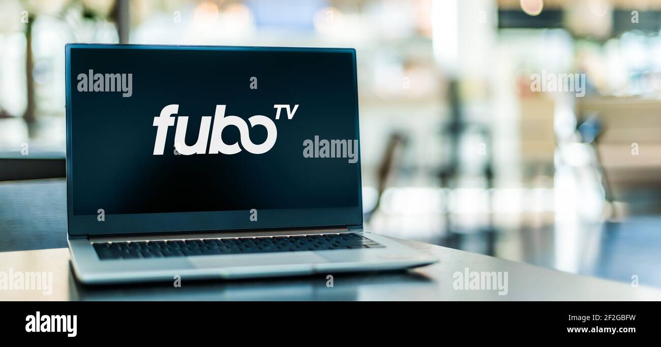 POZNAN, POL - 6. FEB 2021: Laptop-Computer mit Logo von FuboTV, einem amerikanischen Streaming-TV-Dienst, der sich in erster Linie auf Kanäle, die Stockfoto