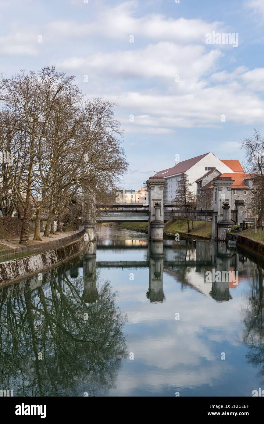 Ljubljanica Sluice Gate entworfen vom slowenischen Architekten Joze Plecnik - Ljubljana, Slowenien Stockfoto