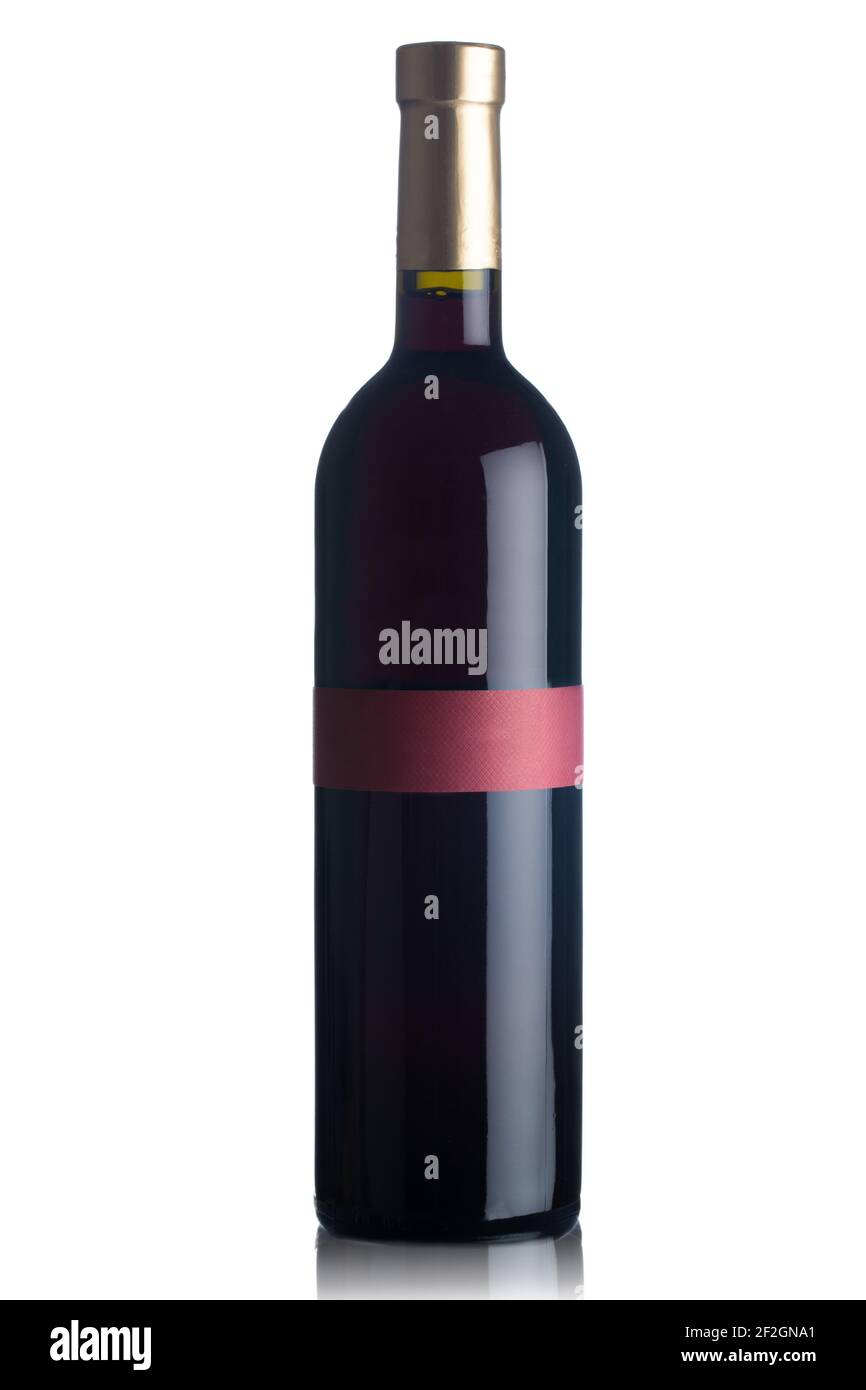 Rotweinflasche isoliert auf weiß. Hochwertige Fotos. Stockfoto