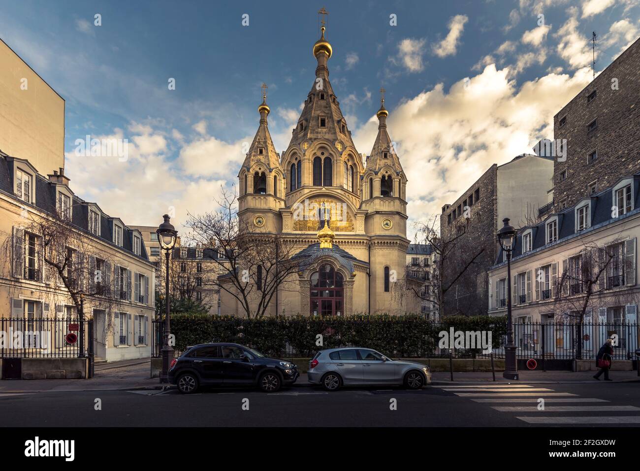 Paris, Frankreich - 19. Februar 2021: Die Alexander-Nevsky-Kathedrale ist eine russisch-orthodoxe Kathedrale im 8th. Arrondissement von Paris. ICH Stockfoto