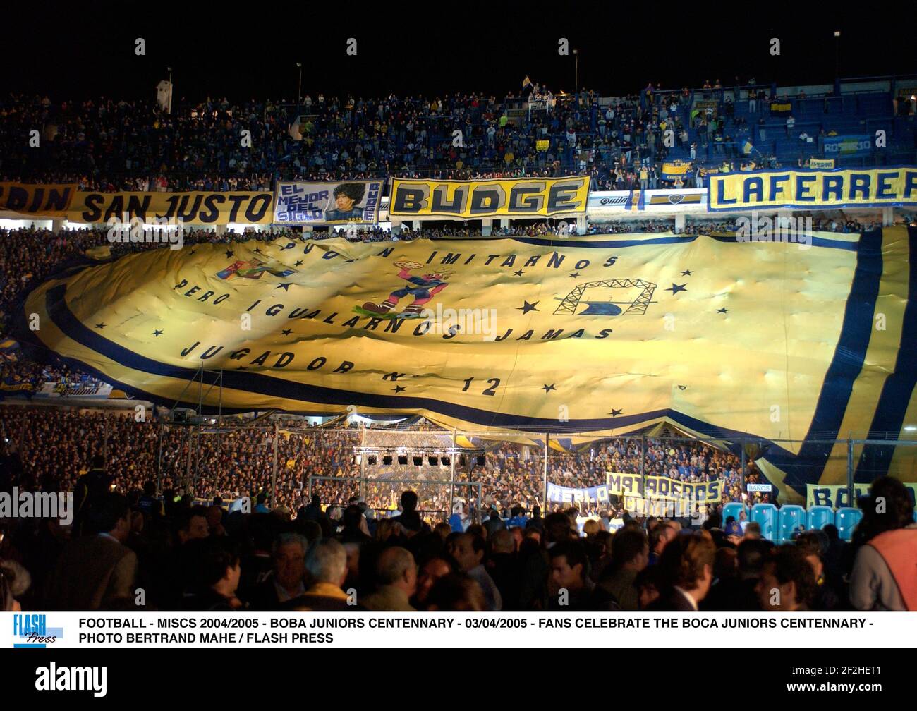 FUSSBALL - MISCS 2004/2005 - BOBA JUNIORS CENTENNARY - 03/04/2005 - FANS FEIERN DIE BOCA JUNIORS CENTENNARY - FOTO BERTRAND MAHE / FLASH DRÜCKEN Stockfoto