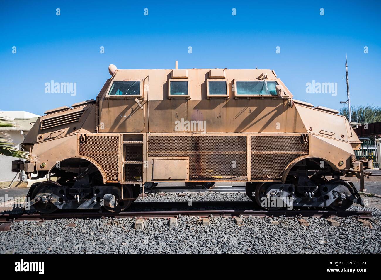 Windhoek, Namibia - Juli 22 2020: Padda Kobus Panzertrak Inspektionsfahrzeug oder Lokomotive für die südafrikanische Eisenbahnpolizei an der TransNamib R Stockfoto
