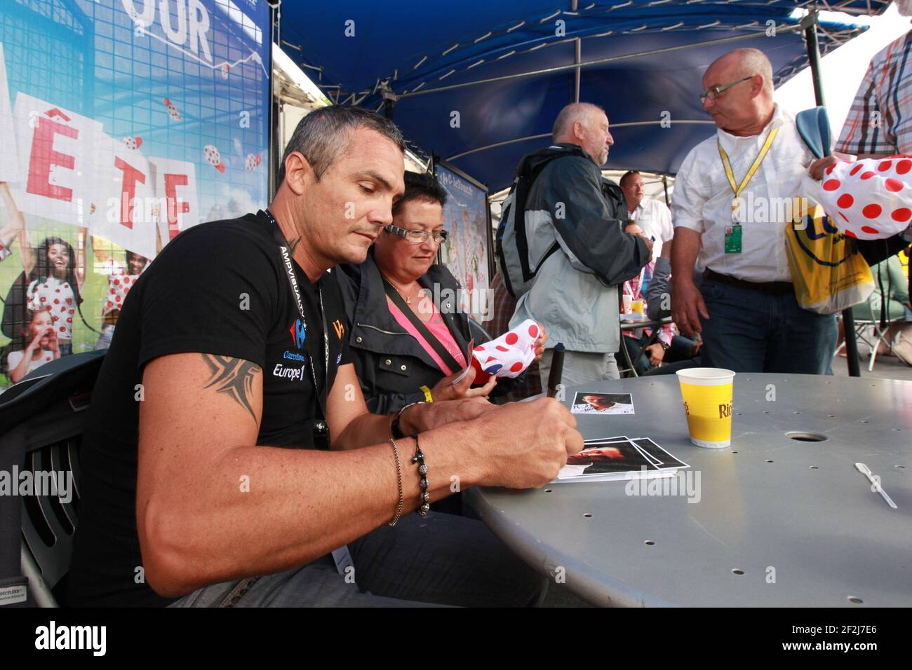 RADFAHREN - TOUR DE FRANCE 2012 - ETAPPE 2 - Visé > Tournai (207 km) - 02/07/2012 - FOTO MANUEL BLONDAU / DPPI - RICHARD VIRENQUE (FRA) Stockfoto