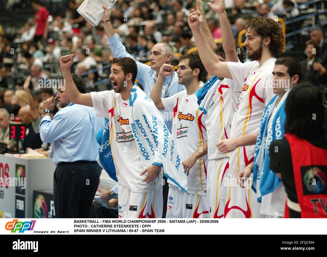 BASKETBALL - FIBA WELTMEISTERSCHAFT 2006 - SAITAMA (JAP) - 29/08/2006 FOTO : CATHERINE STEENKESTE / DPPI SPANIEN GEWINNERIN V LITAUEN / 89-67 - SPANIEN TEAM Stockfoto