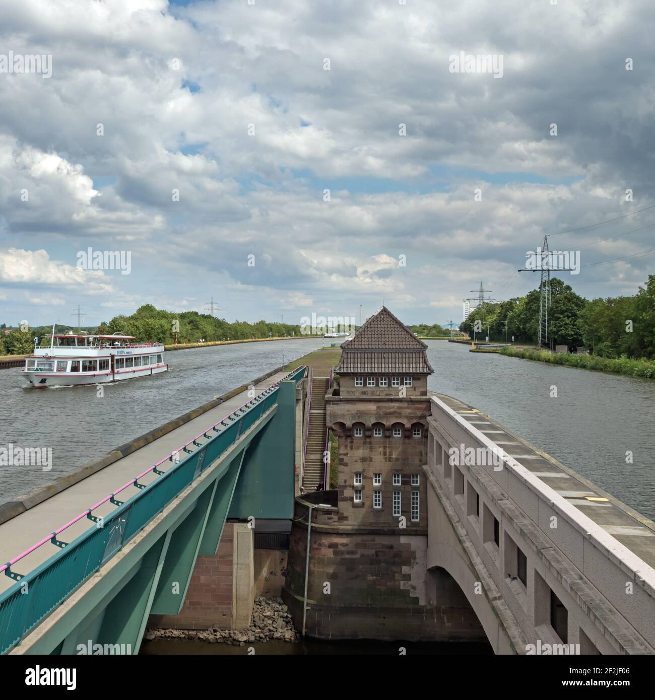 Minden/Nordrhein-Westfalen/Deutschland - 2019/07/21: Minden Aquädukt Stockfoto