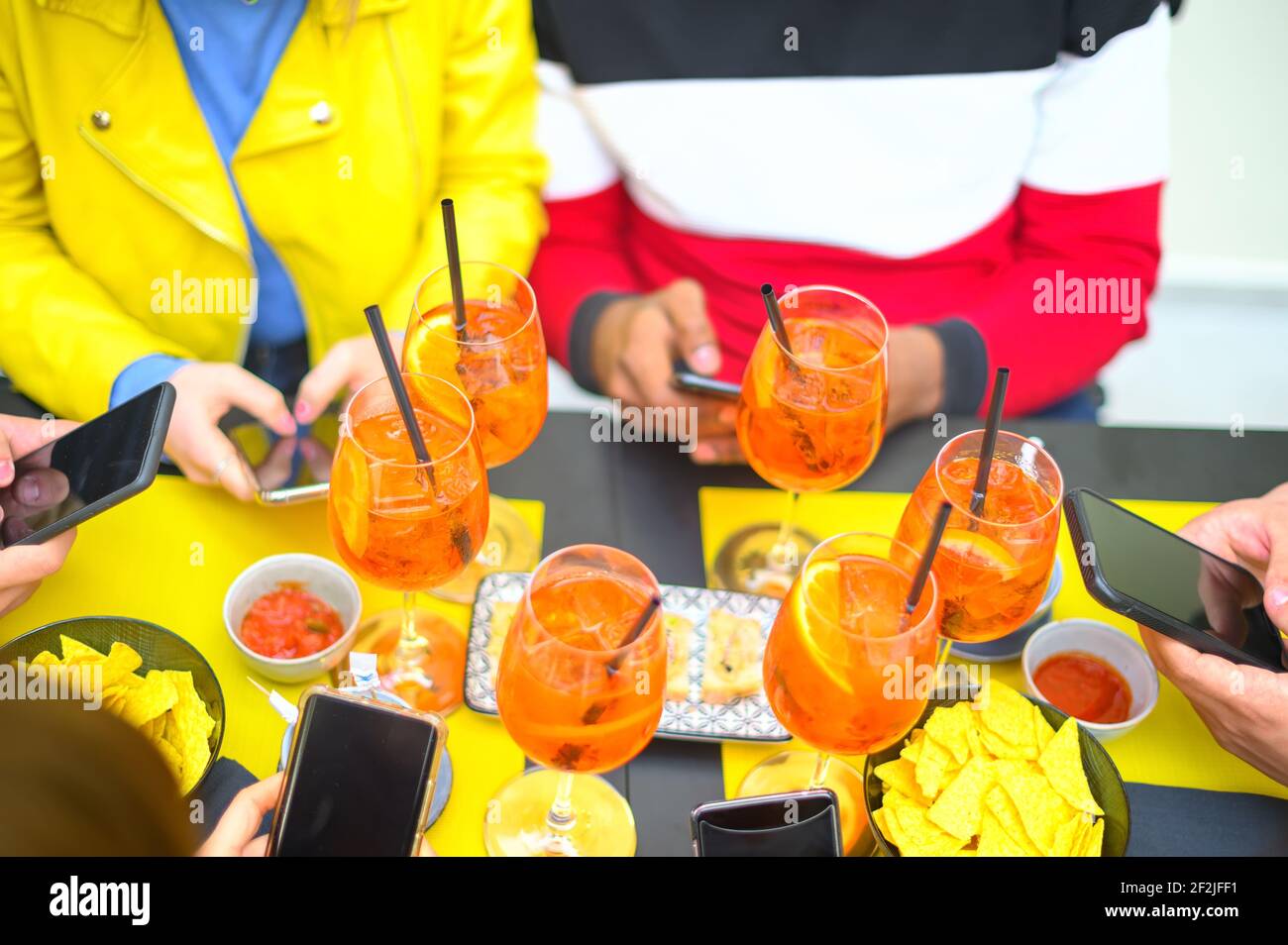 Meine cocktailbar app Fotos und Bildmaterial in hoher Auflösung Alamy