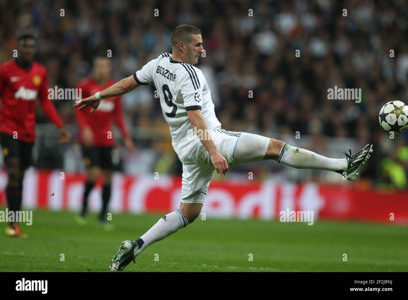 FUSSBALL - UEFA CHAMPIONS LEAGUE 2012/2013 - FINALE 1/8 - 1ST LEG - REAL MADRID / MANCHESTER UNITED - 13/02/2013 - FOTO MANUEL BLONDAU / AOP PRESS / DPPI - KARIM BENZEMA Stockfoto