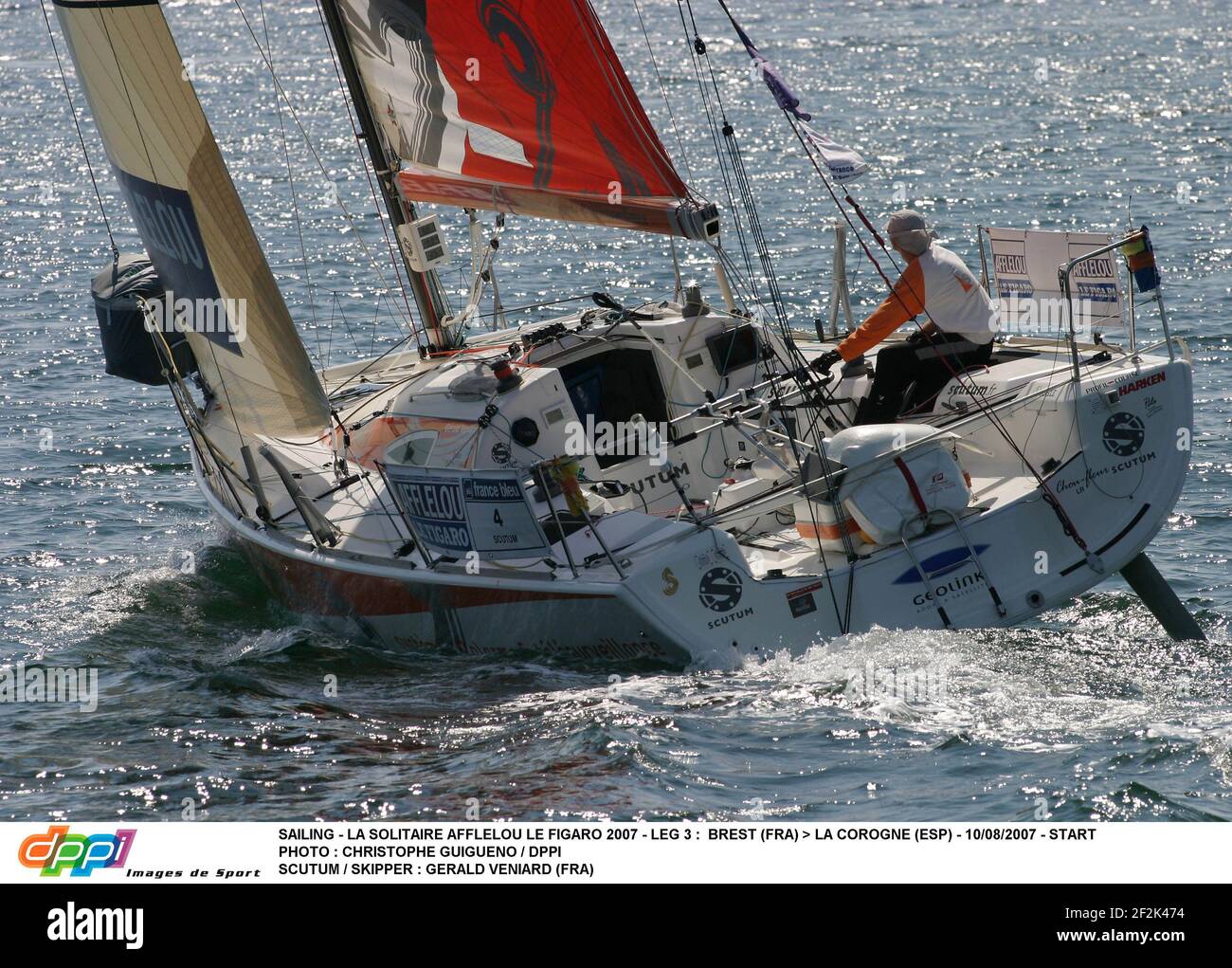 SEGELN - LA SOLITAIRE AFLELOU LE FIGARO 2007 - ETAPPE 3 : BREST (FRA) > LA COROGNE (ESP) - 10/08/2007 - STARTFOTO : CHRISTOPHE GUIGUENO / DPPI SCUTUM / SKIPPER : GERALD VENIARD (FRA) Stockfoto