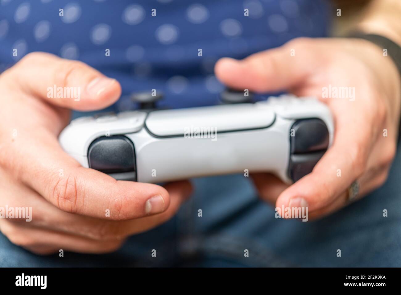 Spiele mit dem PS5 oder PlayStation 5 Stockfoto