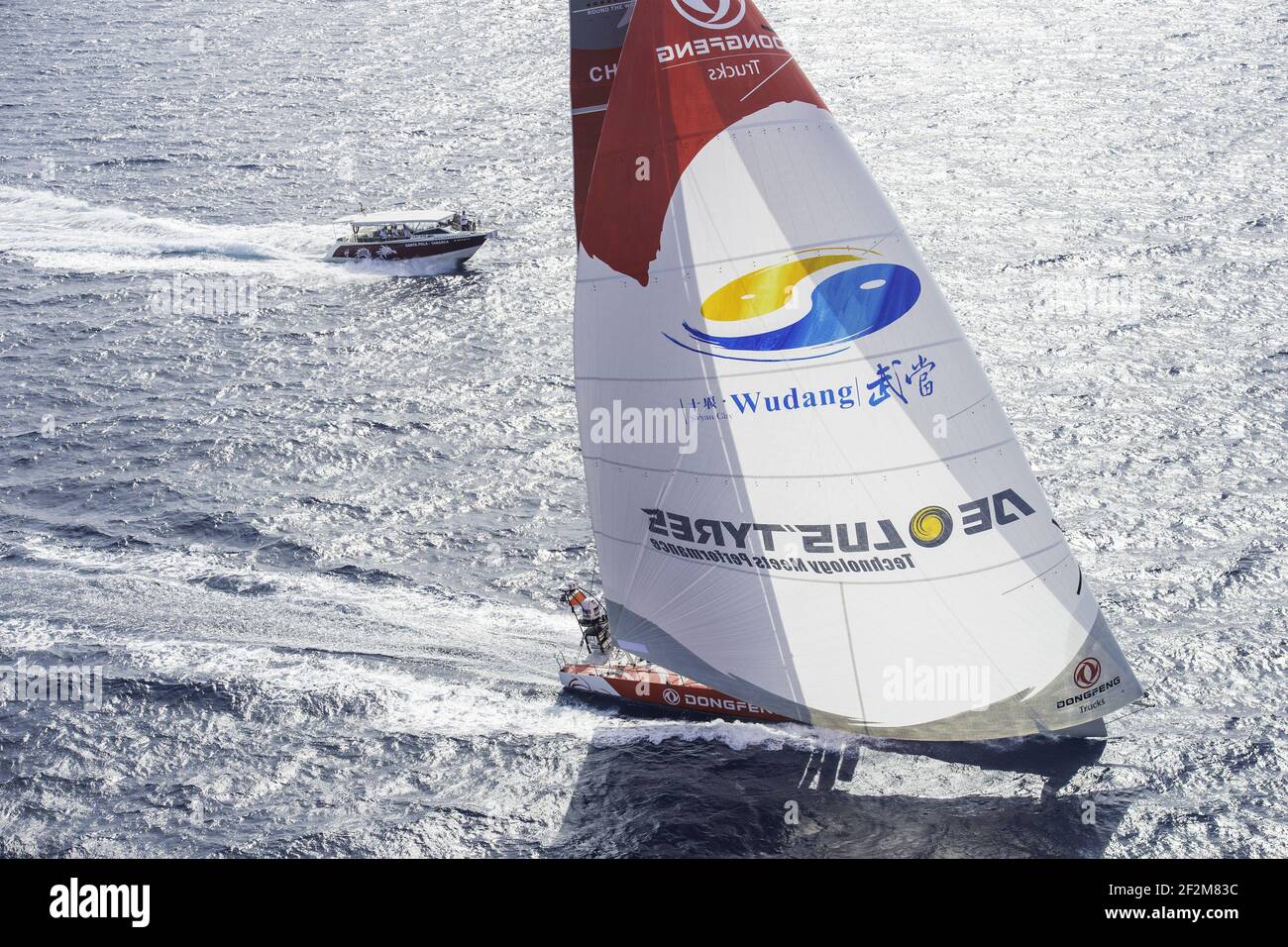 Dongfeng Race Team, französischer Skipper Charles Caudrelier, segelt zum Training vor dem Start des Volvo Ocean Race in Alicante am 10. oktober 2014 - Foto Christophe Favreau / DPPI Stockfoto