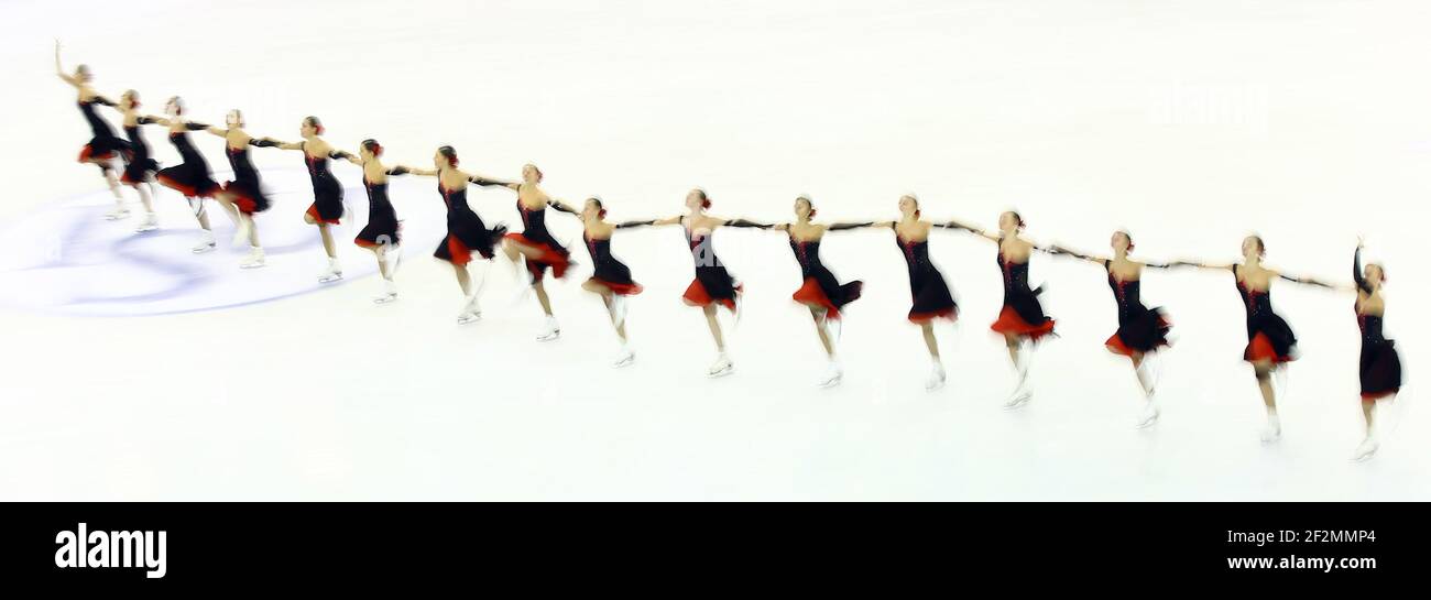 Team Paradise of Russia tritt beim Synchronized Skating beim ISU Figure Skating Grand Prix Finale 2015-2016 im Barcelona Convention Center in Barcelona, Spanien, am 12. Dezember 2015 an.Foto: Manuel Blondau/AOP.Press/DPPI Stockfoto