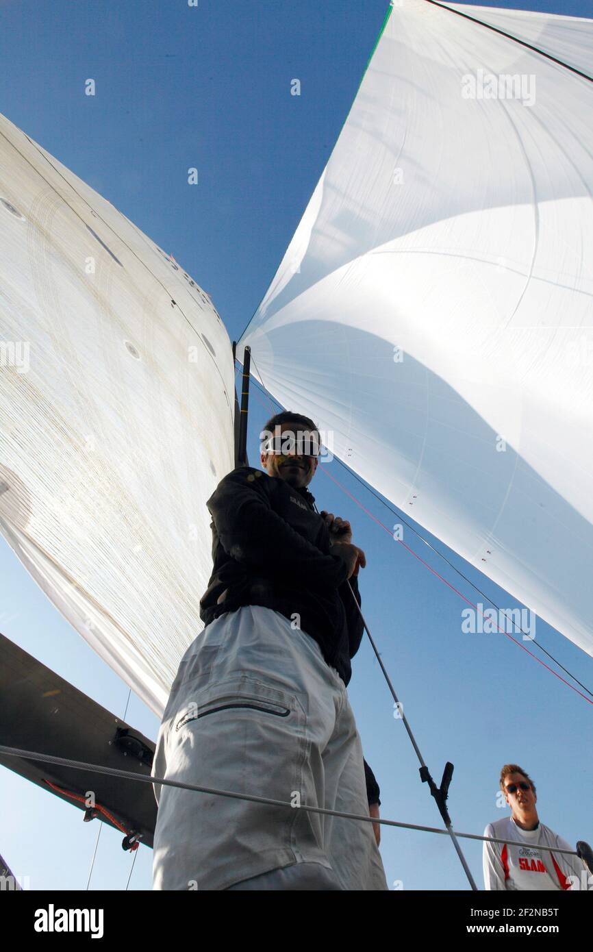 SEGELN - GROUPAMA M34 TRAINING - LA TRINITE SUR MER (FRA) - 20/04/2011 - FOTO : CHRISTOPHE LAUNAY / DPPITrainingseinheit für Franck Cammas und Groupama Sailing Team am M34 vor dem SPI Ouest Stockfoto