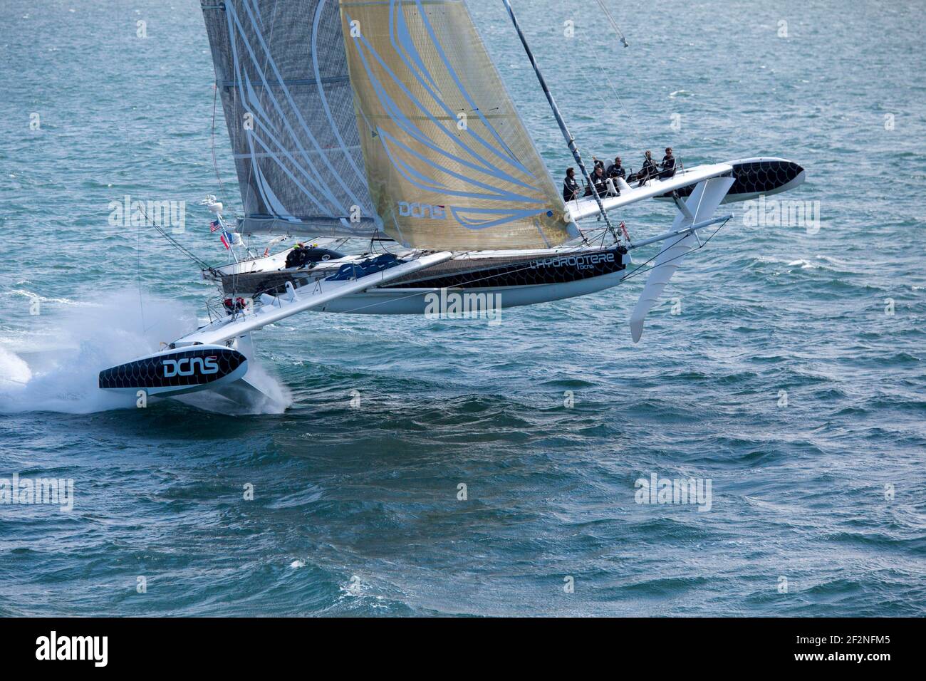 SEGELN - HYDROPTERE DCNS - LUFTBILD - SAN FRANCISCO (USA) - LUFTAUFNAHME - 31/08-01/09/2012 - FOTO CHRISTOPHE LAUNAY / DPPI - Alain Thébault und seine Crew ( Jacques Vincent - Yves Parlier - Jean Le Cam - Robert Douglas ) Stockfoto