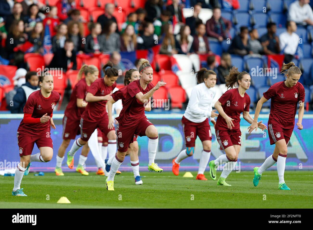 Bayern München trainiert vor der UEFA Women's Champions League, Viertelfinalspiel, 2nd-er-Etappe zwischen Paris Saint-Germain und Bayern München am 29. März 2017 im Stadion Parc des Princes in Paris, Frankreich - Foto Benjamin Cremel / DPPI Stockfoto