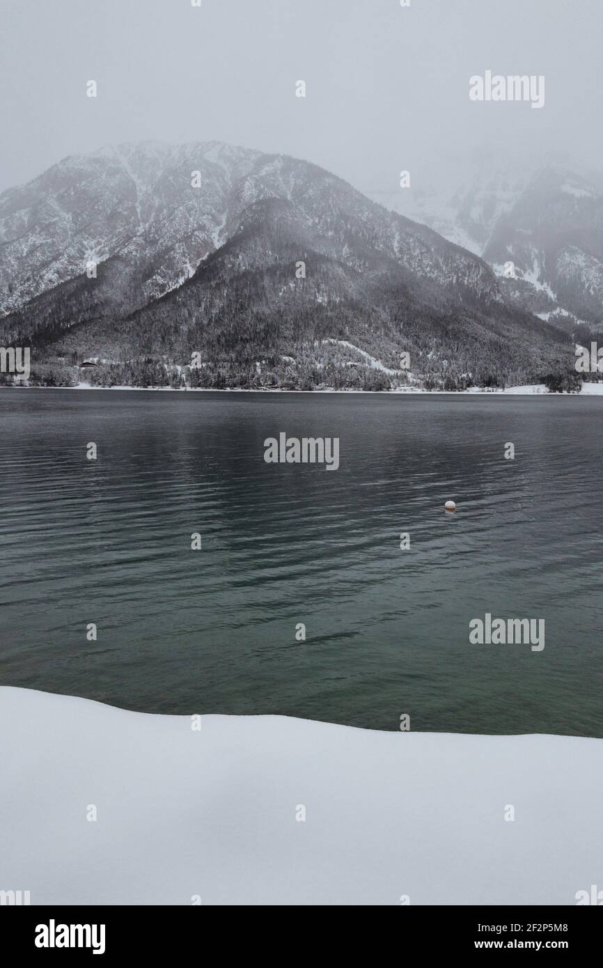 Österreich, Tirol, Achensee im Winter Stockfoto