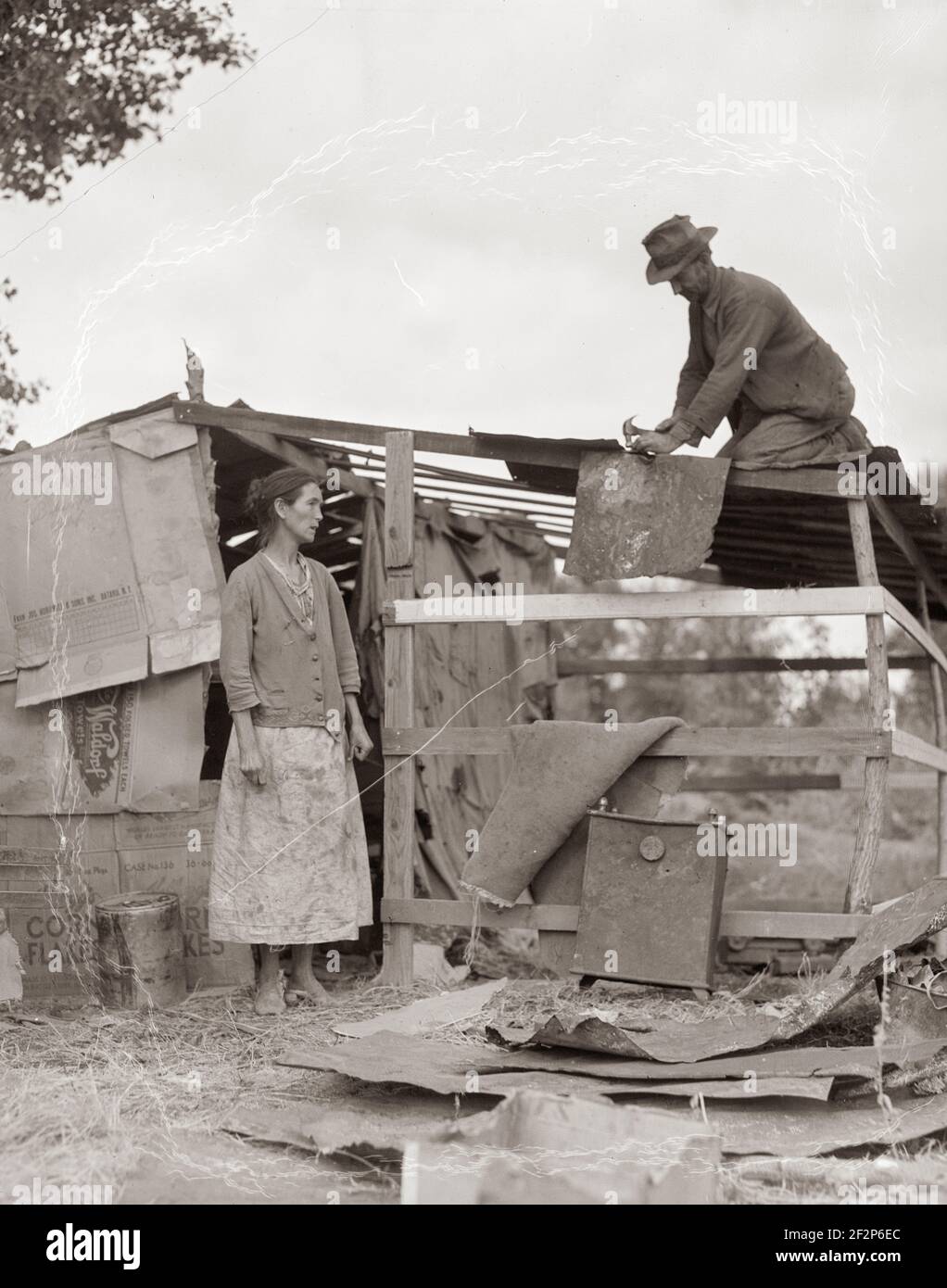 Enteignete Bauern aus Arkansas. Diese Menschen sind Resettling sich auf der Müllhalde außerhalb von Bakersfield, Kalifornien 1935 . Foto von Dorothea lange. Stockfoto