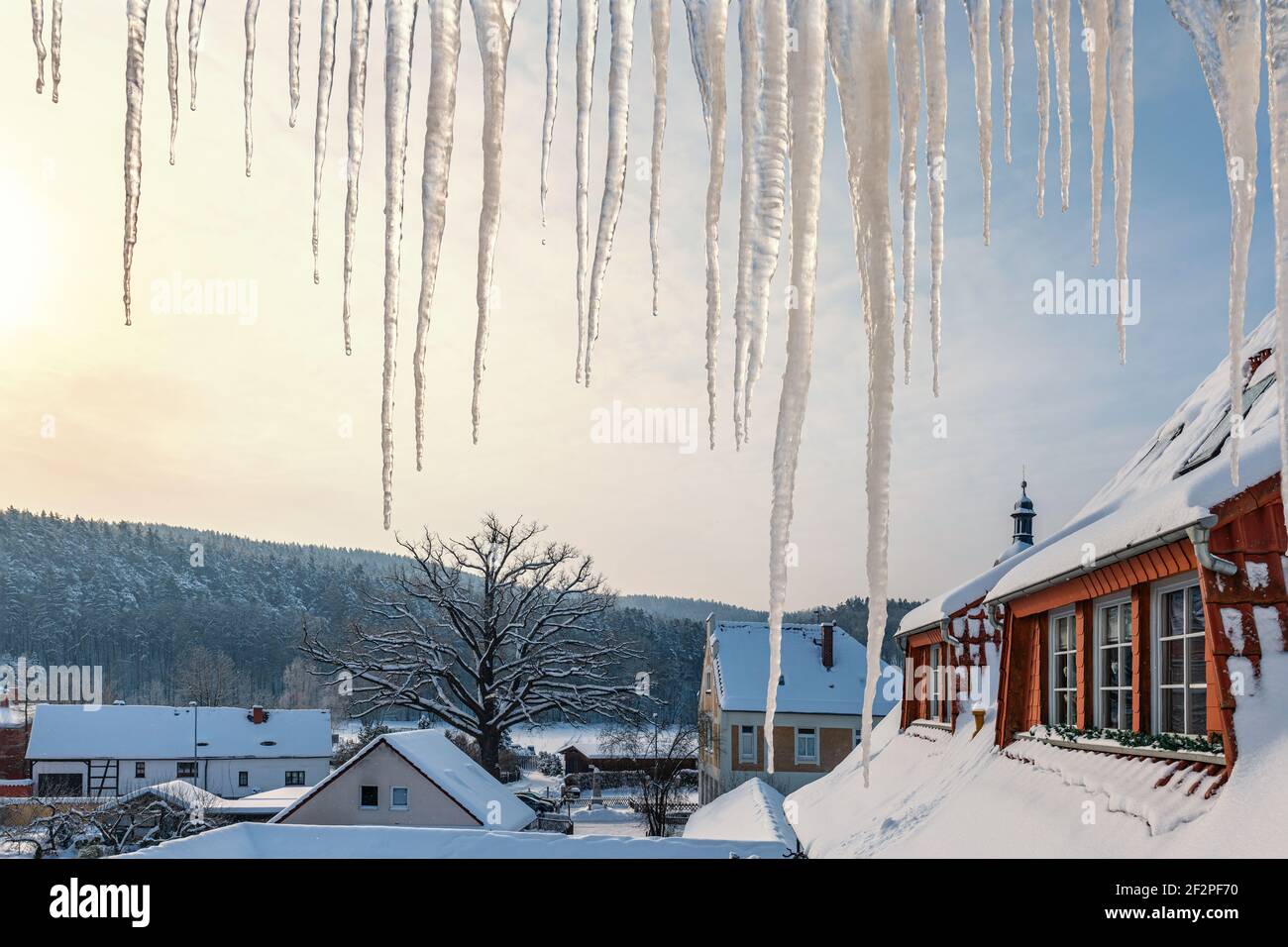 Blick aus dem Fenster in Zöllnitz, Thüringen Stockfoto