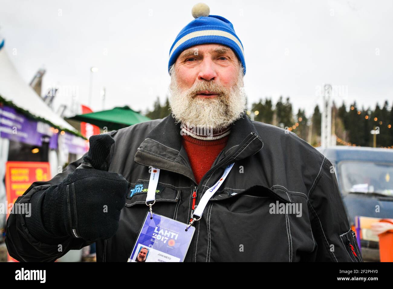 Der pensionierte Langlaufstar Juha Mieto, einer der bekanntesten und beliebtesten Athleten Finnlands, bei der FIS nordischen Weltmeisterschaft in Lahti, 2017. Stockfoto