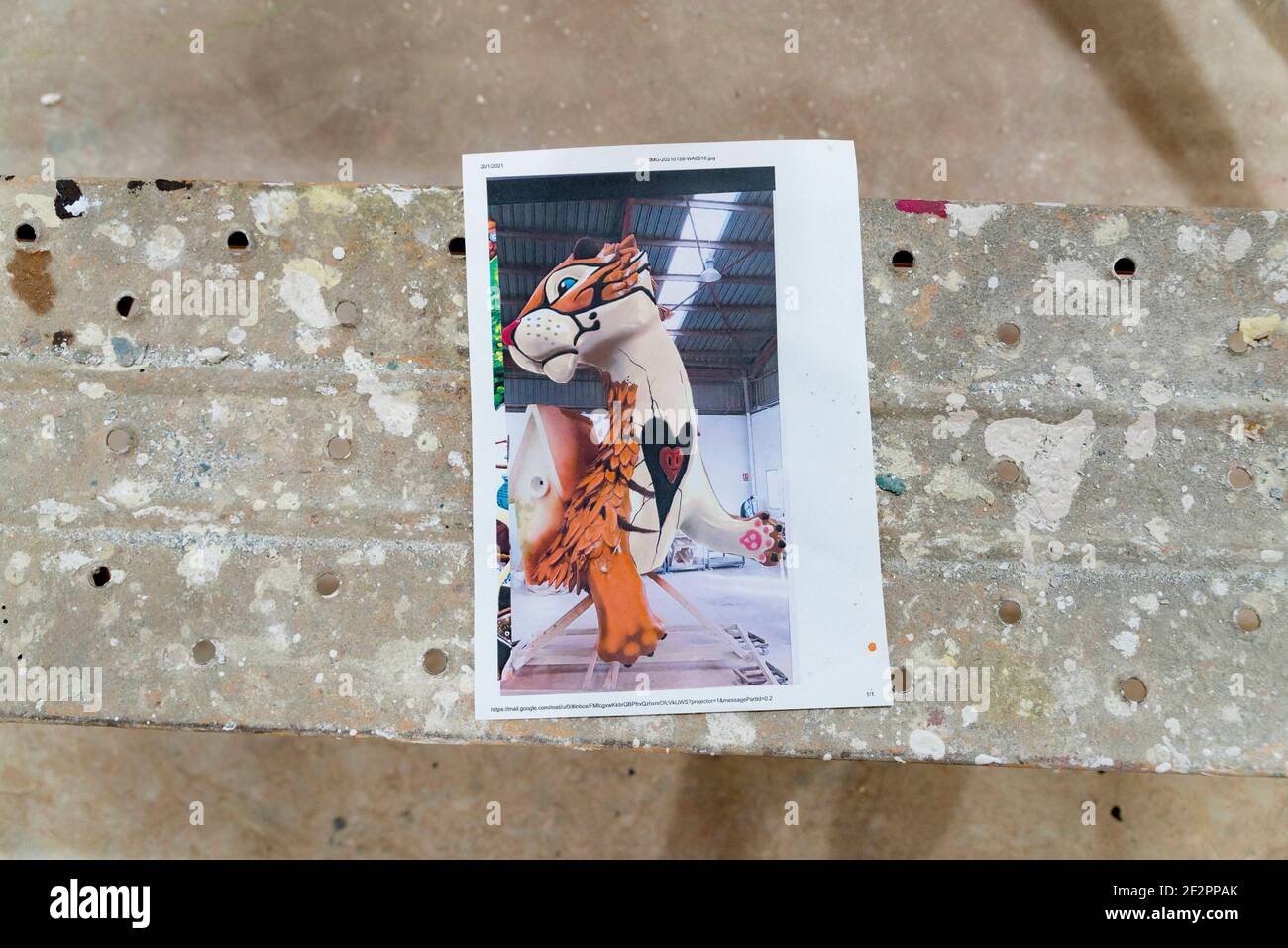 Benaguacil, Spanien. Februar 2021, 2nd. Vorherige Zeichnung A auf dem Papier eines der Denkmäler der Falla.die Valencia Fallas wurden wegen der gesundheitlichen Situation durch die Pandemie von Covid19 ausgesetzt. Das Werk Fallas muss bis zur zweiten Jahreshälfte 2021 warten. Die Hauptfalla der Plaza del Ayuntamiento ist bereits in die letzte Bauphase eingetreten. Die letzten Details wurden in der Werkstatt des Fallas-Künstlers Alejandro Santaeulalia zusammen mit dem Künstler und Designer Antonio Segura Donat gemacht.Credit: Xisco Navarro/SOPA Images/ZUMA Wire/Alamy Live News Stockfoto