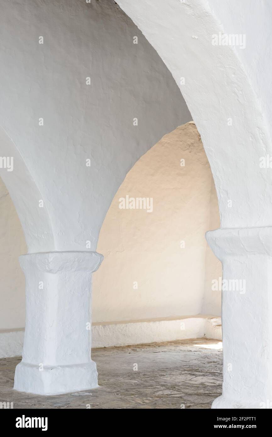Denkmal 'Puig de Missa'. Innenraum der Kirche von Puig de Misa, in Santa Eulalia del Rio. Die spektakulärste Kirche auf der Insel Ibiza. Es ist in Stockfoto