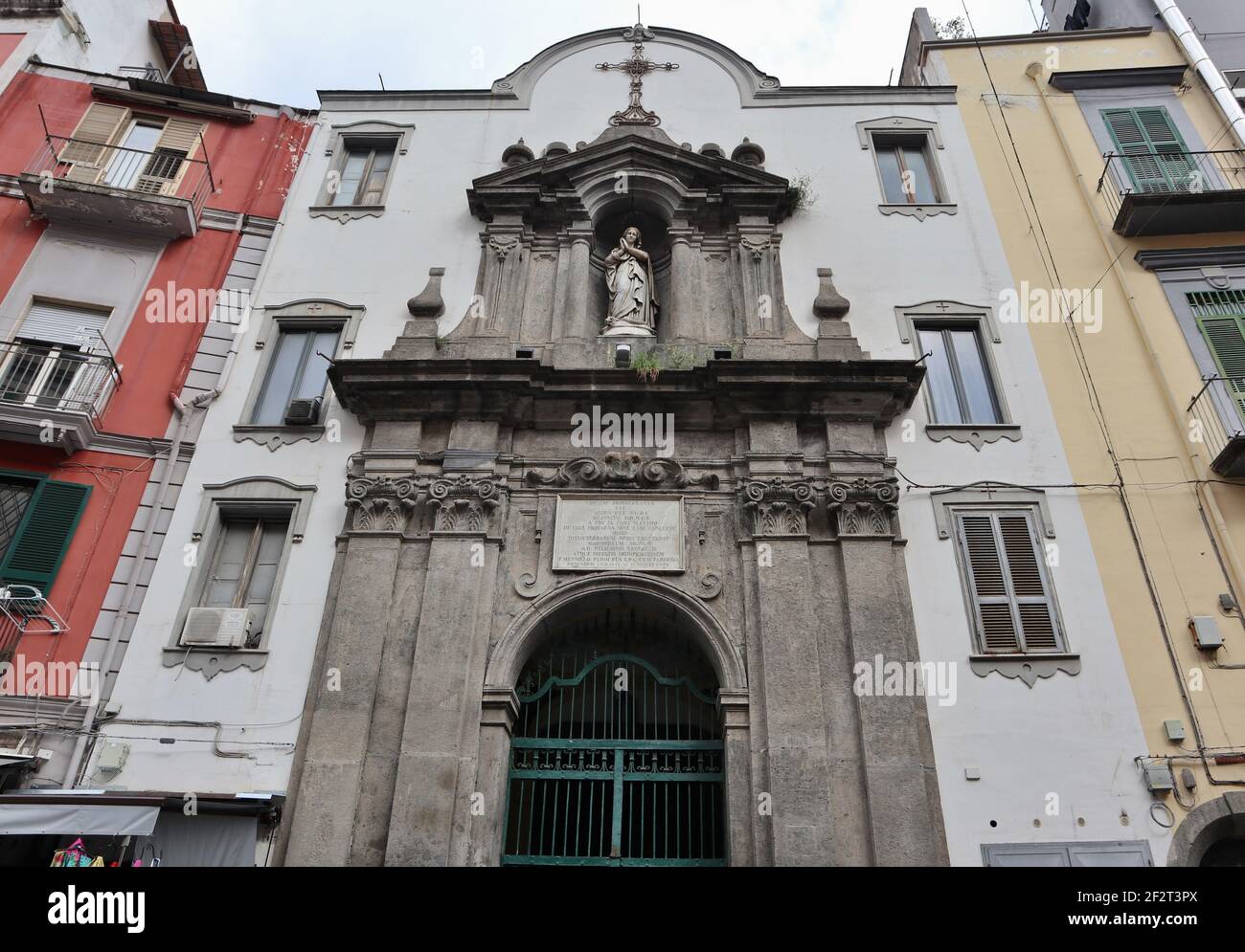 Chiesa di santa maria dei vergini Fotos und Bildmaterial in hoher