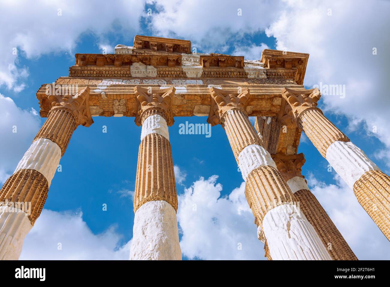 Blick auf den alten römischen Tempel in Brescia (Tempio Capitolino di Brescia) Stockfoto