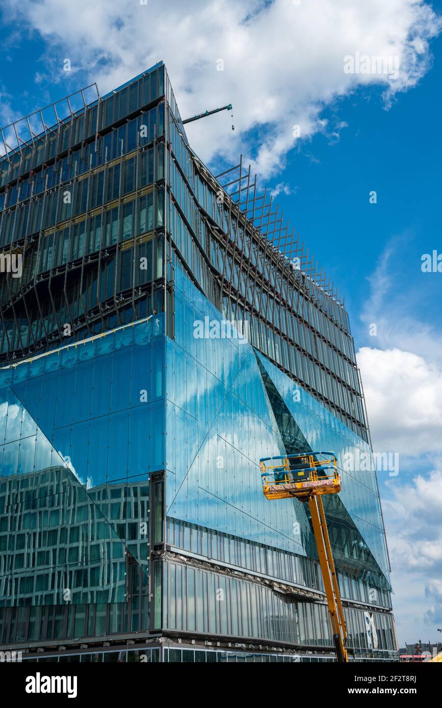 Baustelle auf dem innovativen Bürogebäude der Kubus berlin Hauptbahnhof Stockfoto