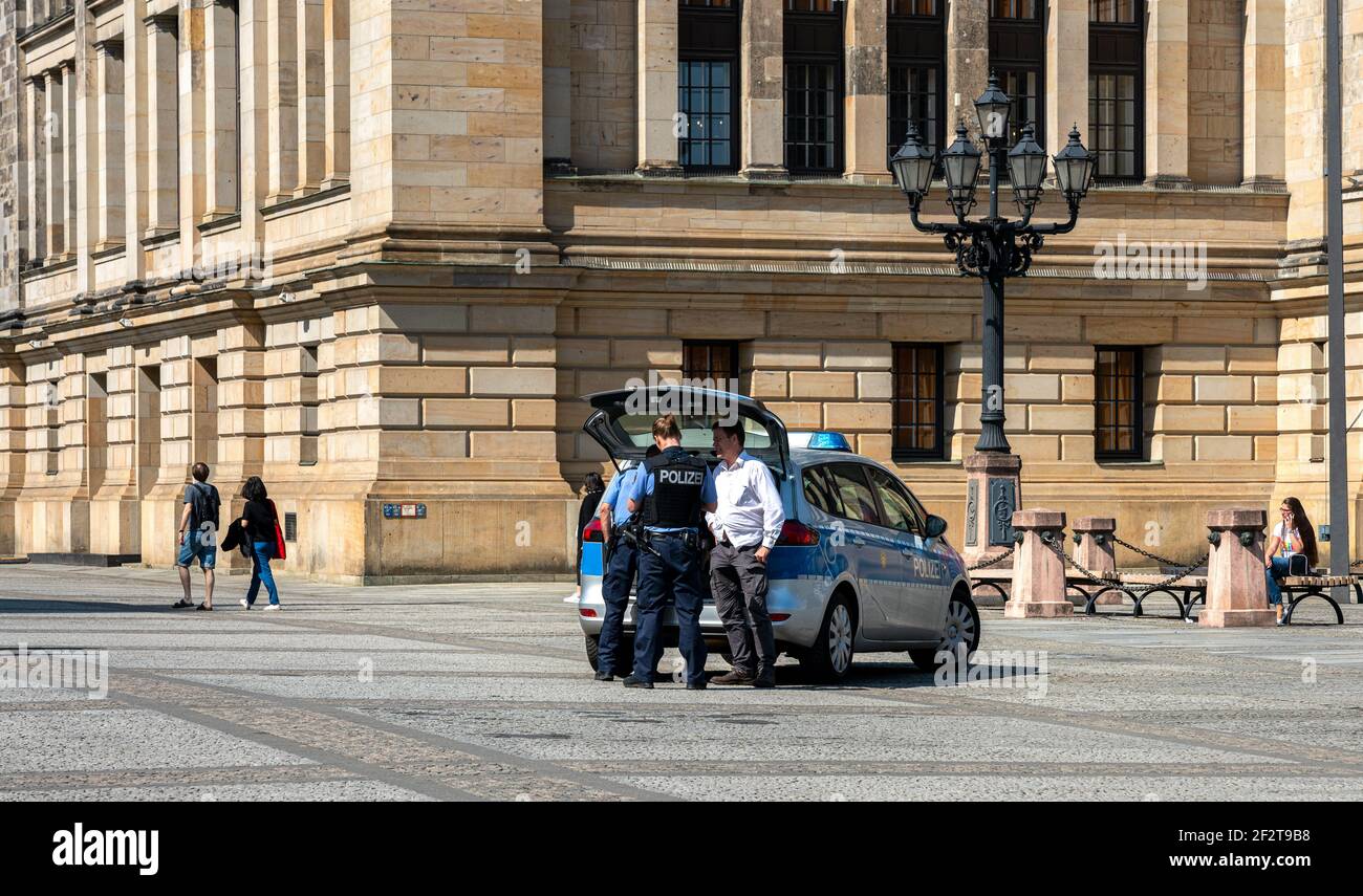 Berliner Polizei auf Mission am gendarmenmarkt Stockfoto